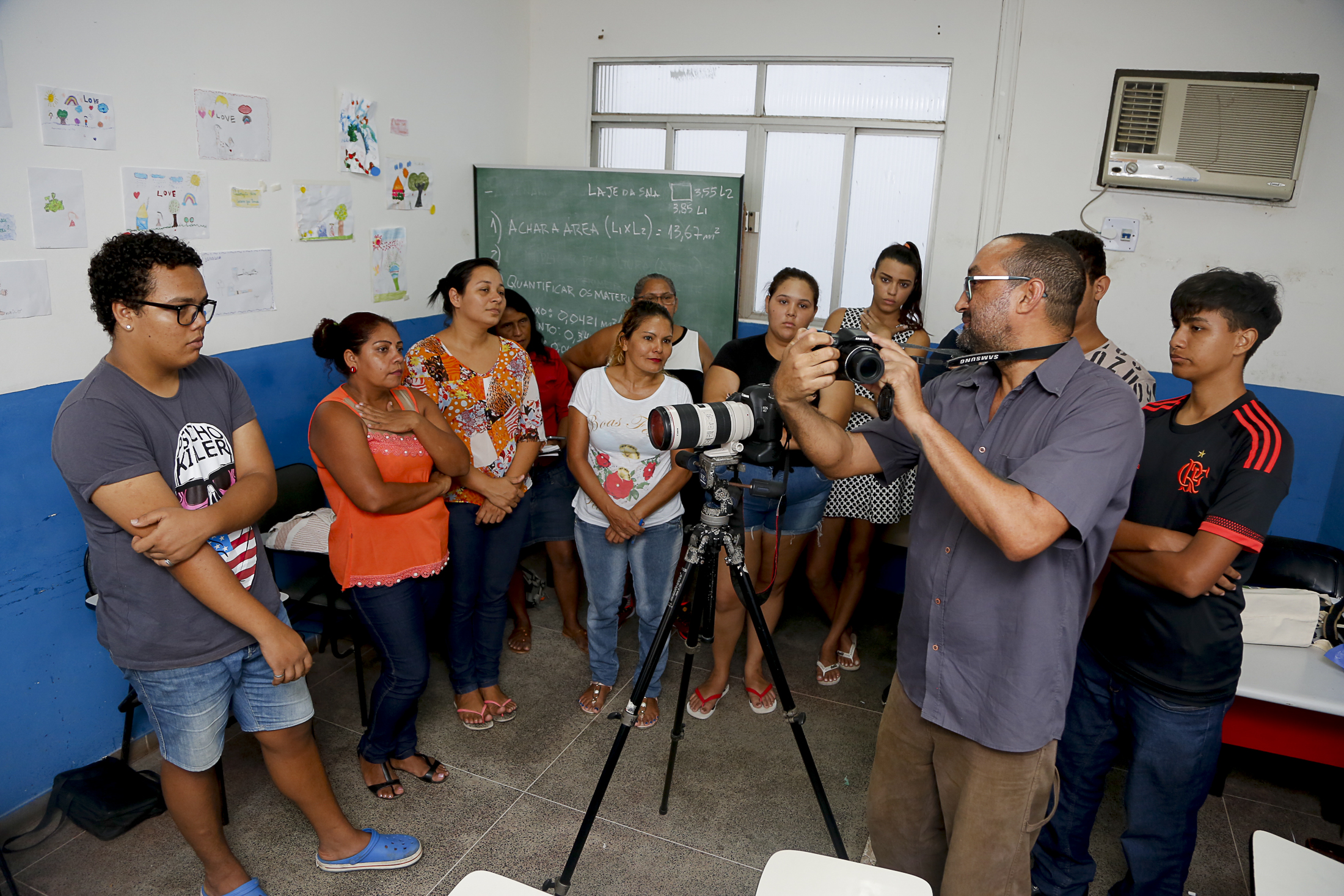 Moradores da Bacia da Estrada Nova expõem no Mabe resultado de oficina de fotografia