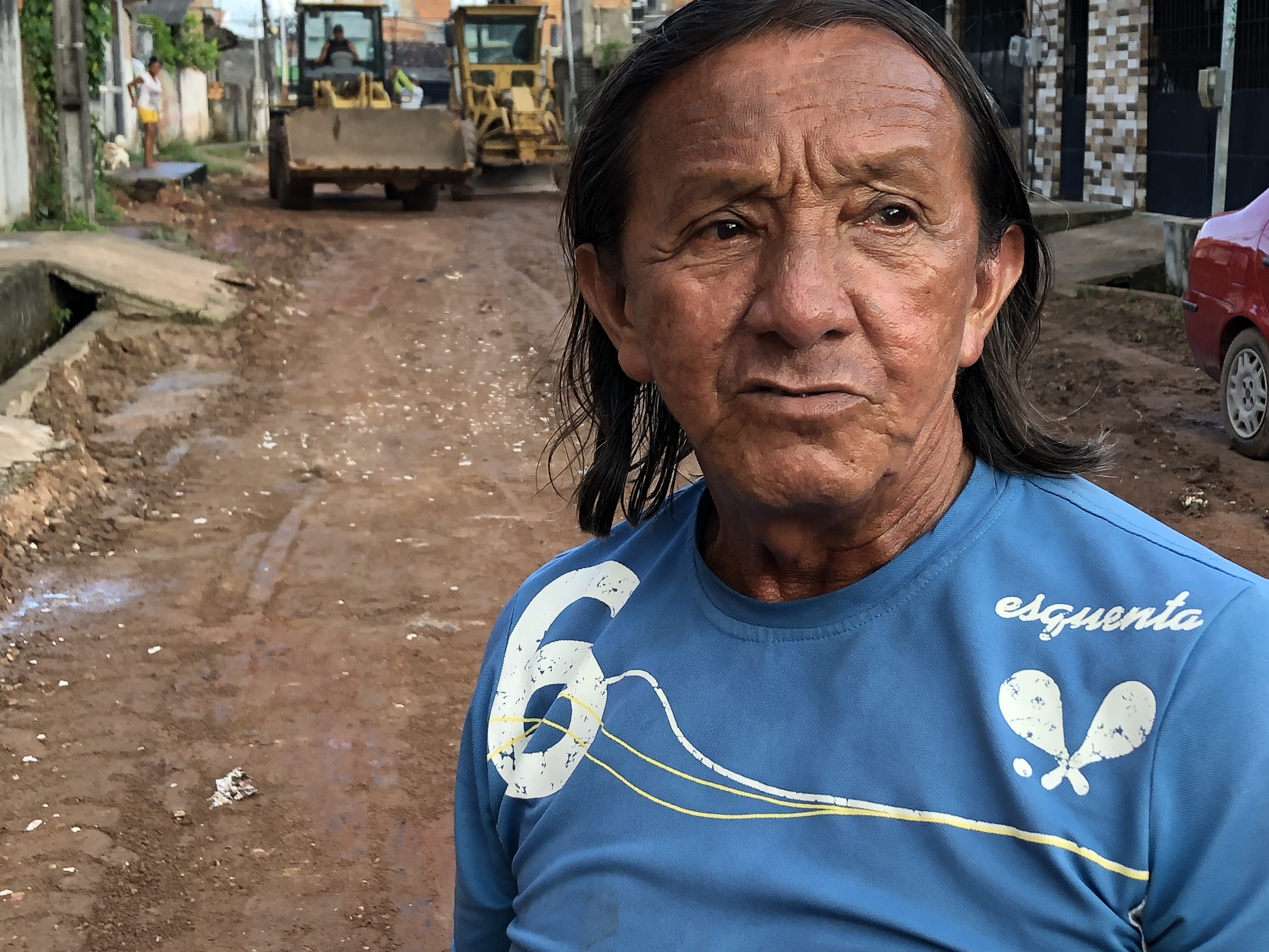 Comunidades são beneficiadas com obras de terraplenagem 