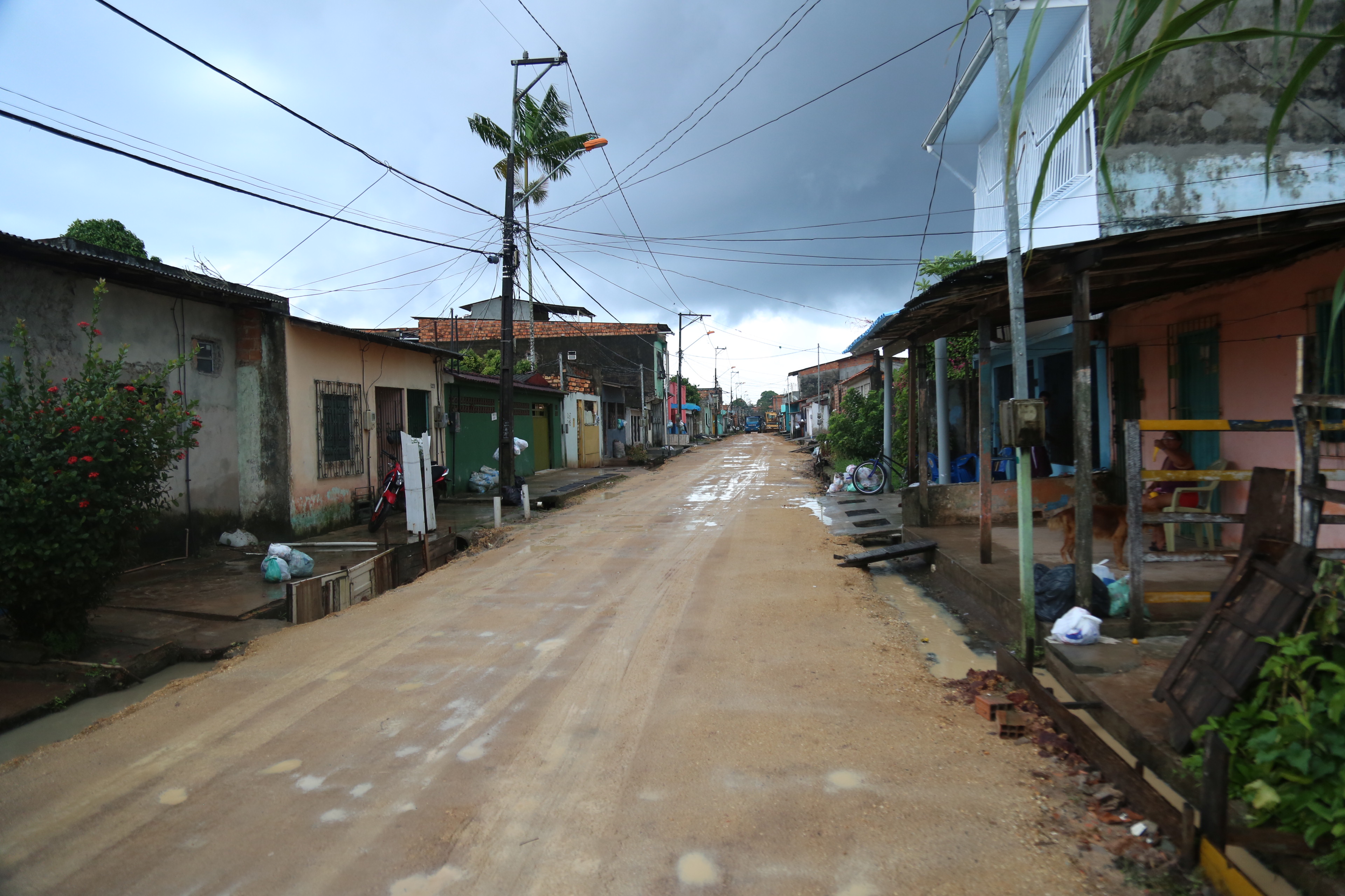 Comunidades são beneficiadas com obras de terraplenagem 