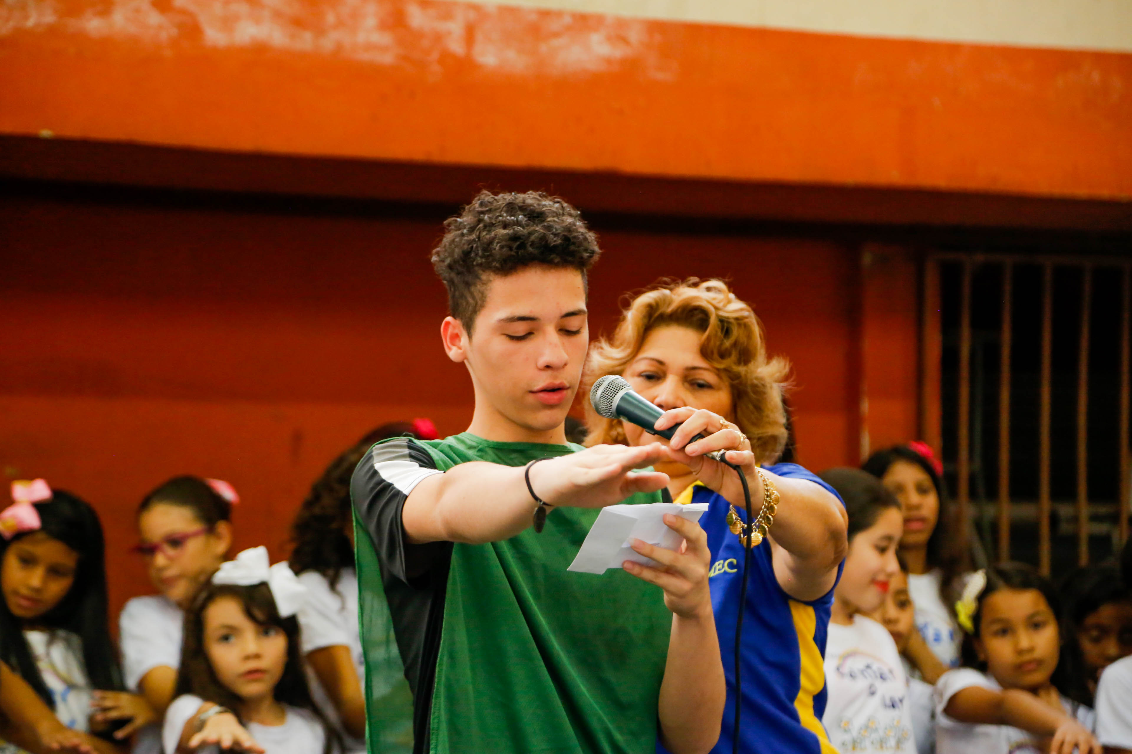 VI Jogos Escolares são abertos com desfile das equipes e apresentações de alunos