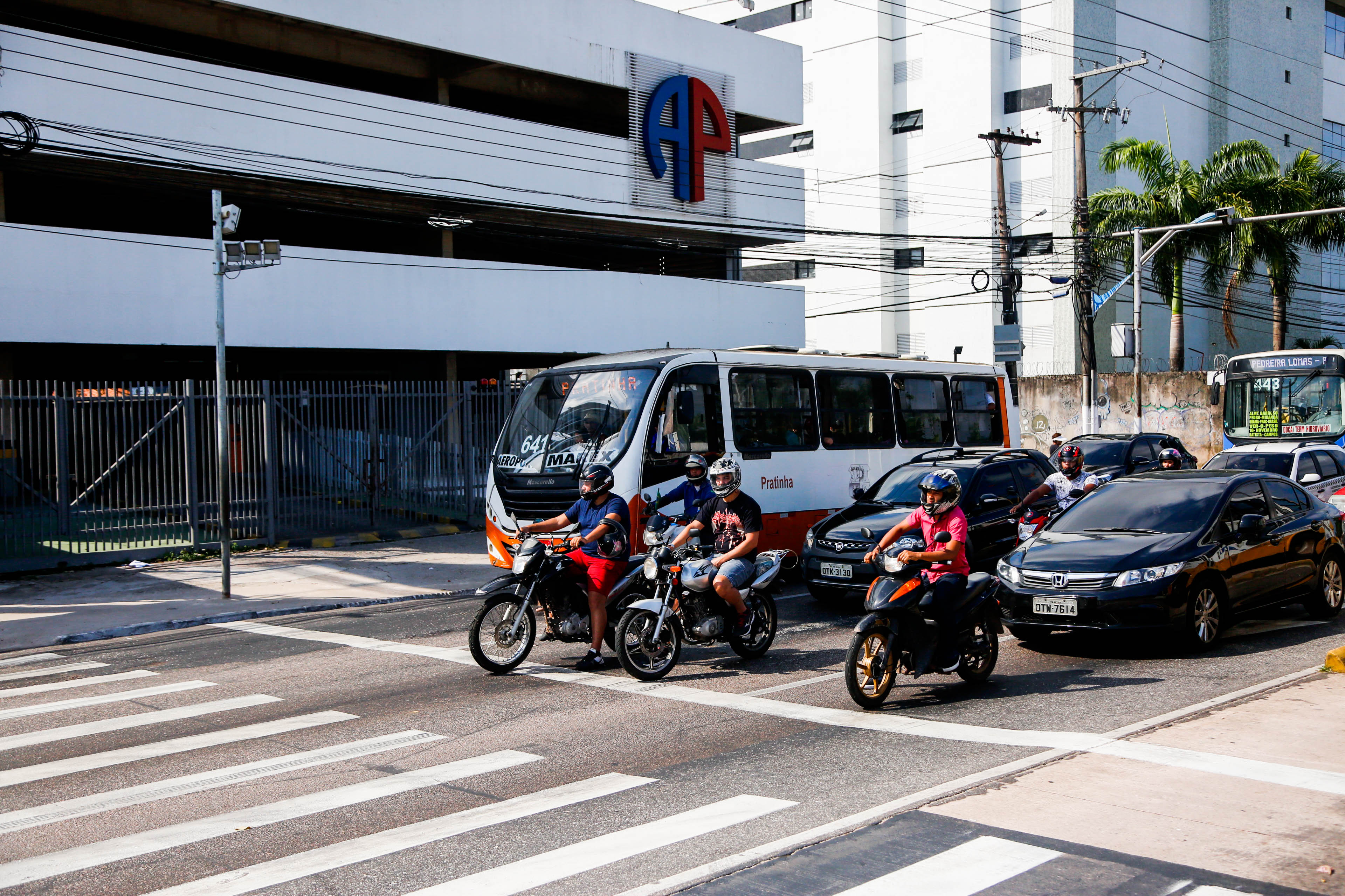 Equipe de educação da SeMOB orienta condutores sobre radares que serão reativados