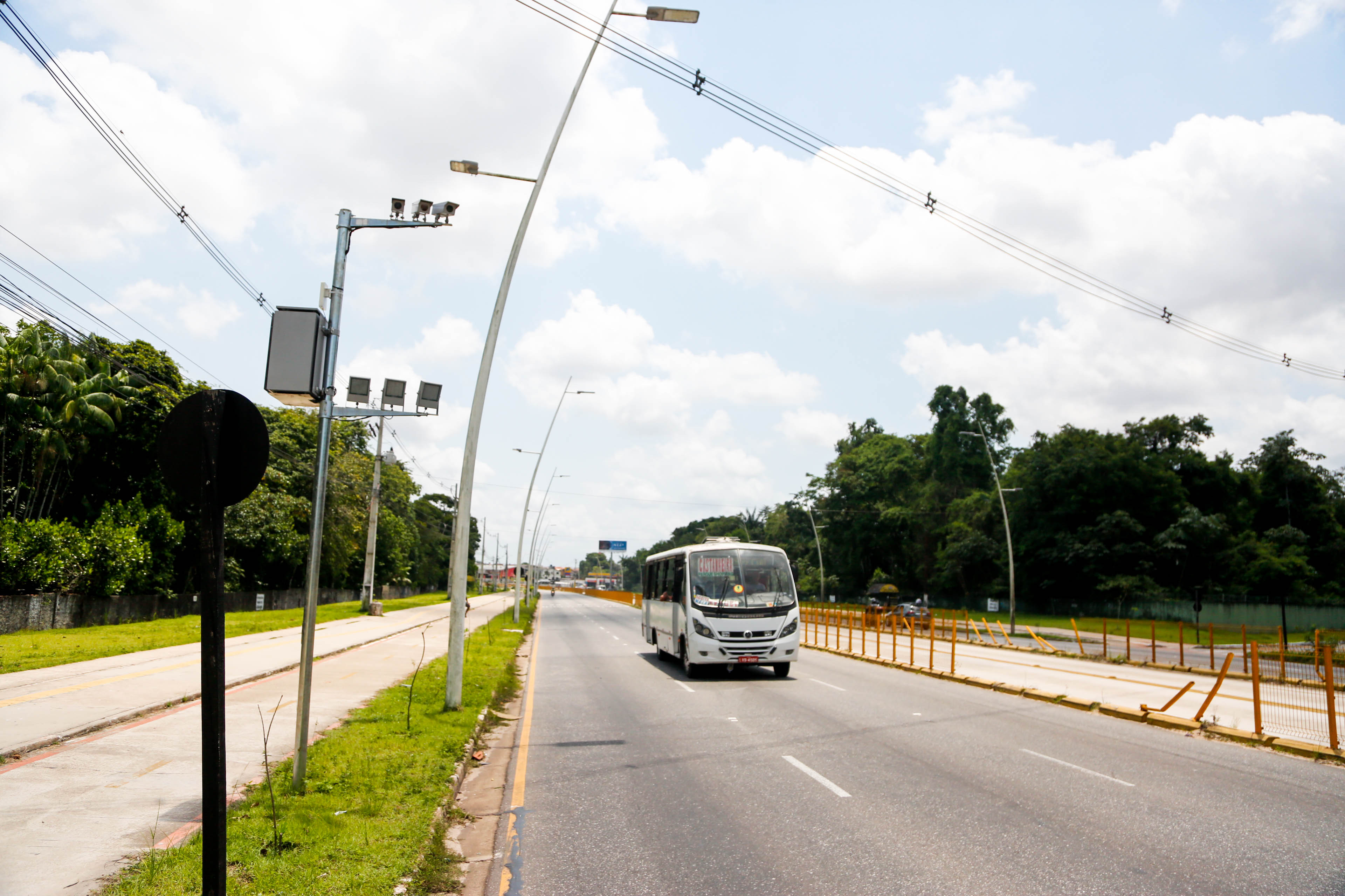 Equipe de educação da SeMOB orienta condutores sobre radares que serão reativados