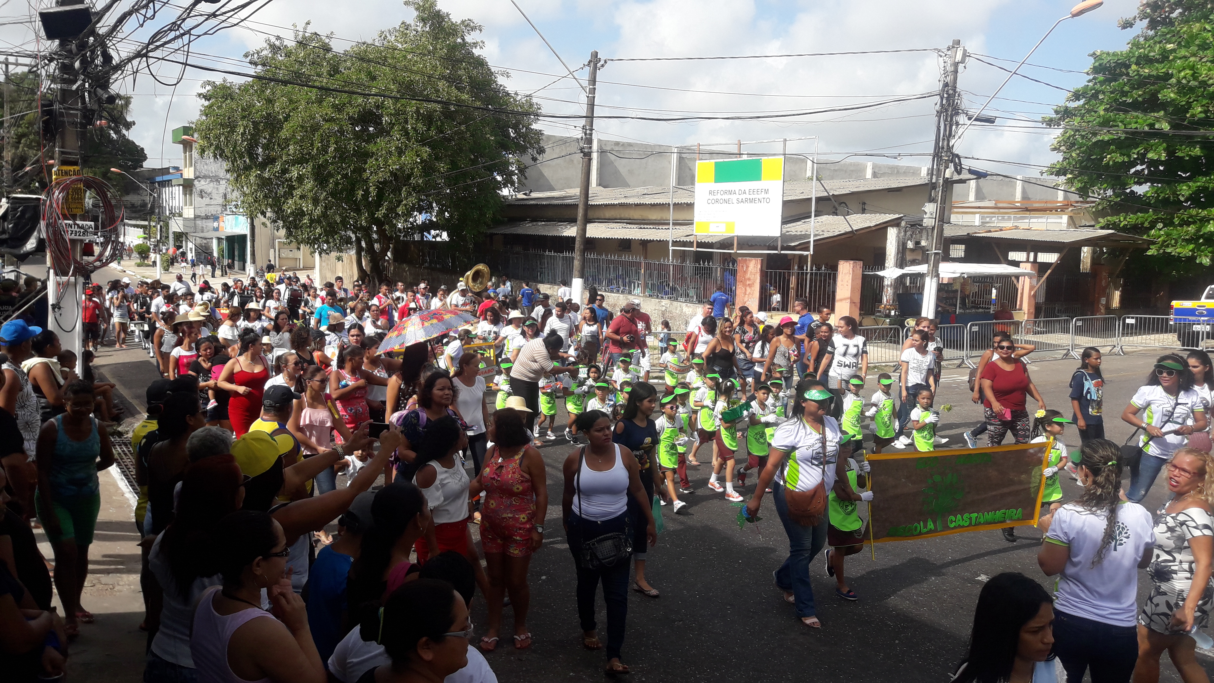 Mais de 10 mil alunos participam do primeiro dia do Desfile Cívico Escolar de Icoaraci