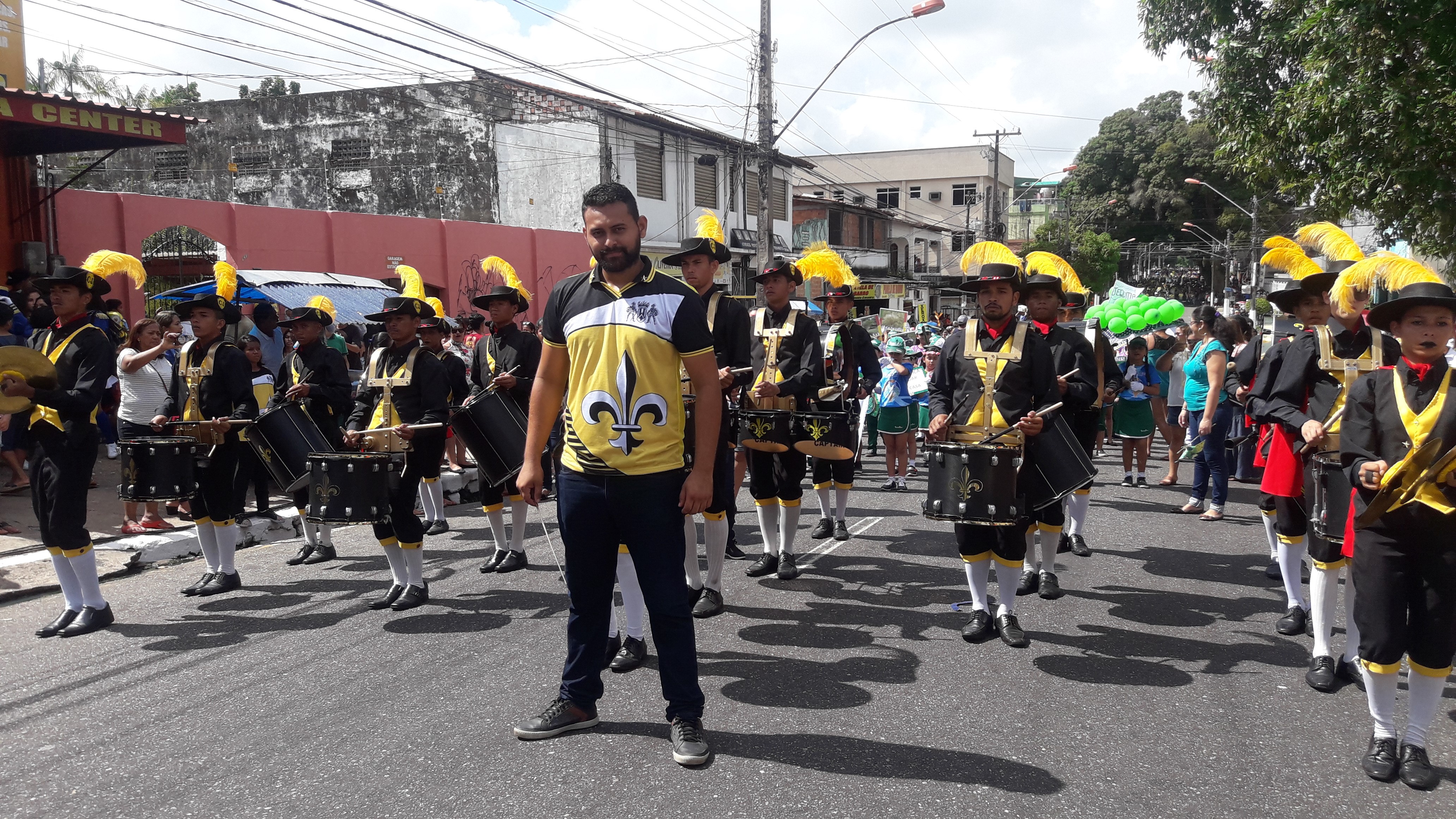 Mais de 10 mil alunos participam do primeiro dia do Desfile Cívico Escolar de Icoaraci