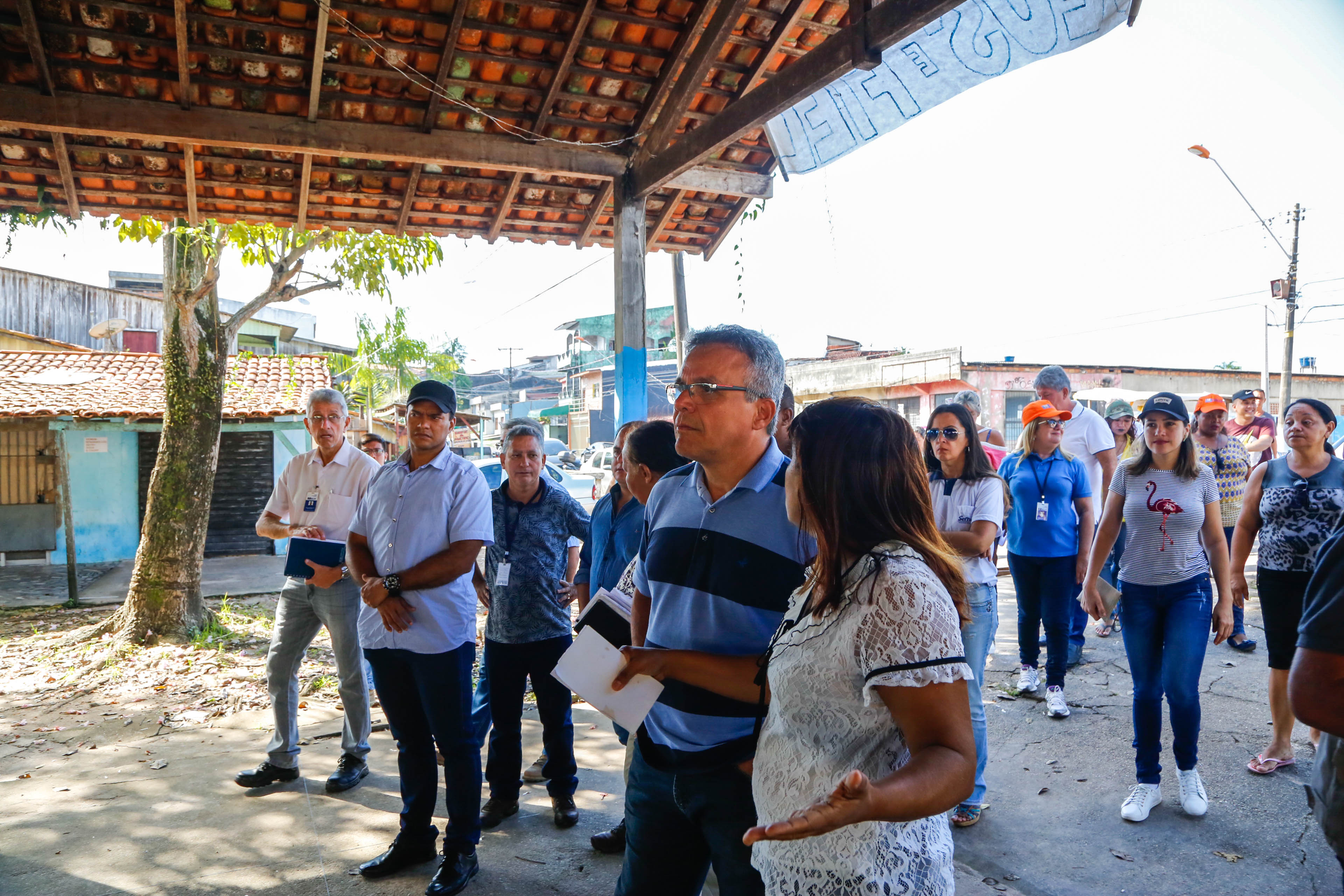 Moradores do Souza e Marco recebem obra de recapeamento asfáltico