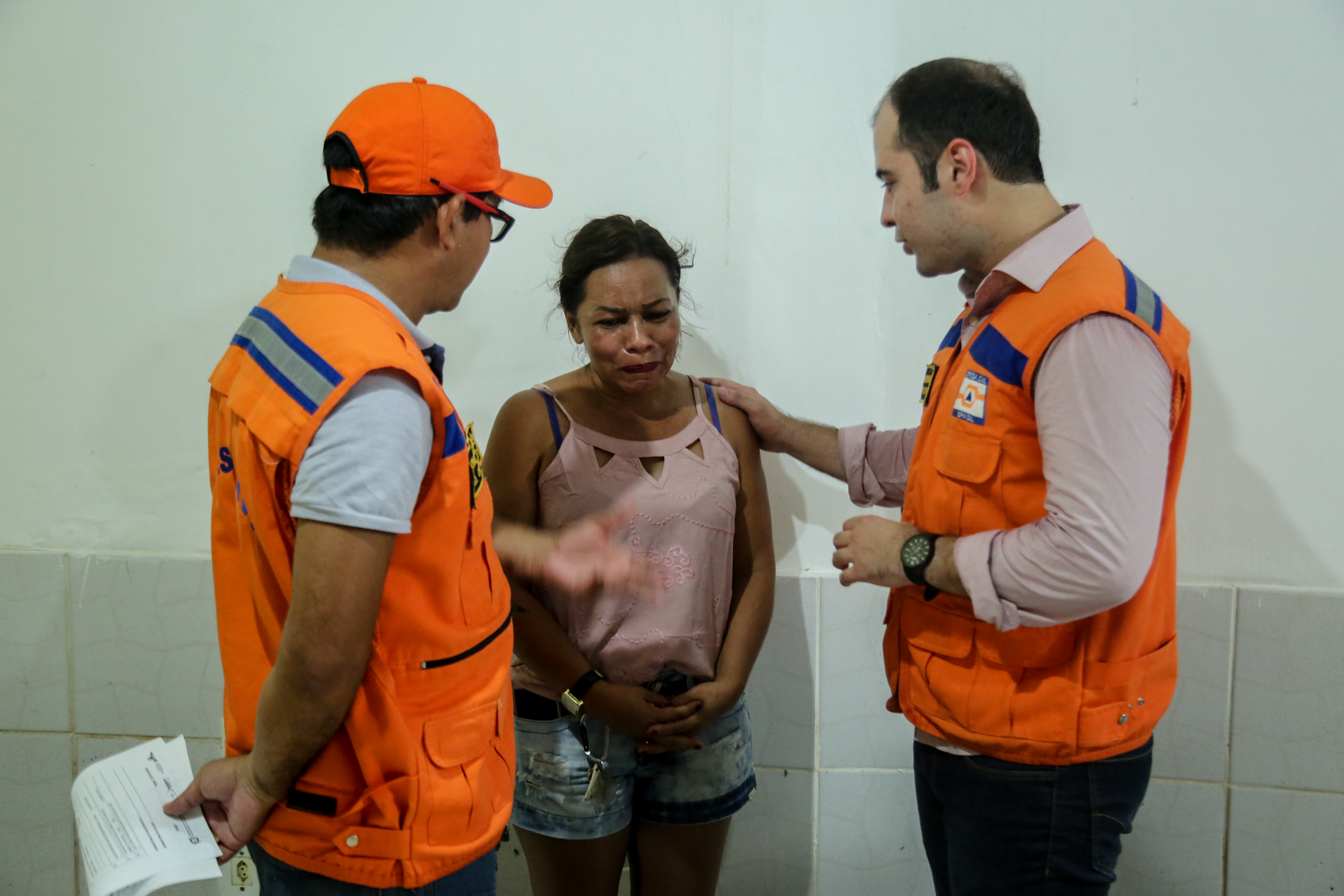 Prefeitura de Belém atende famílias atingidas por incêndio na Vila da Barca