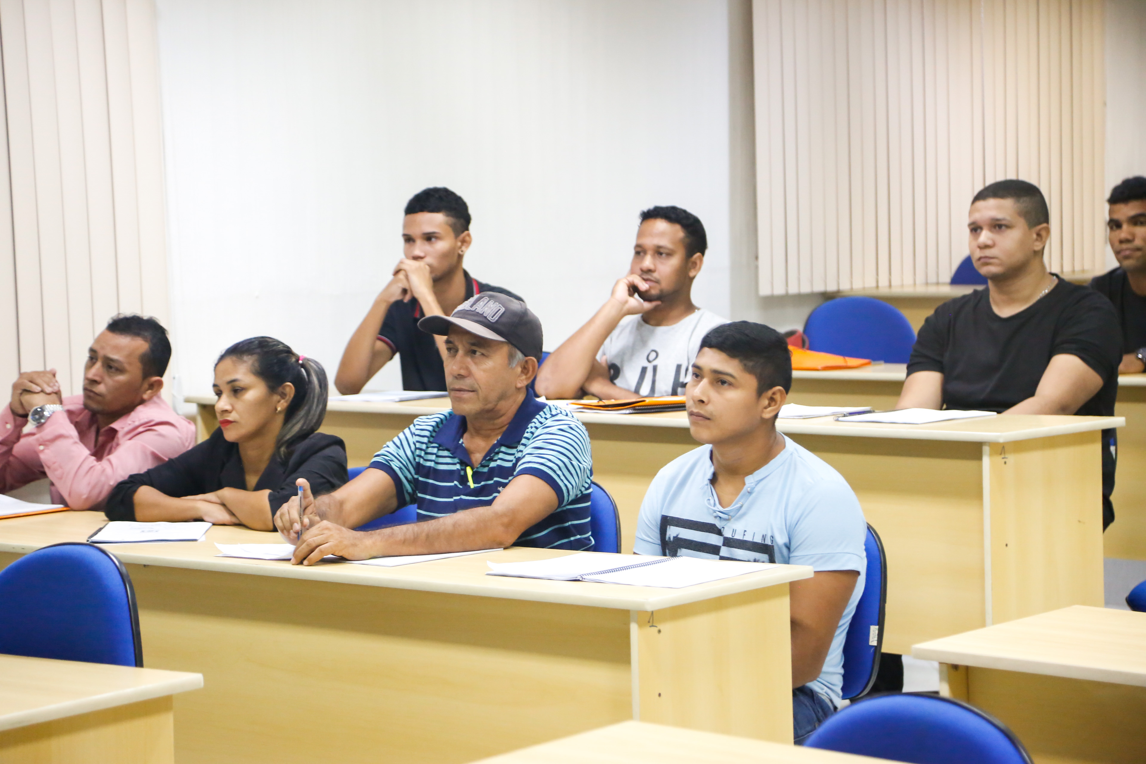 Cursos gratuitos preparam comunidade para o mercado de trabalho