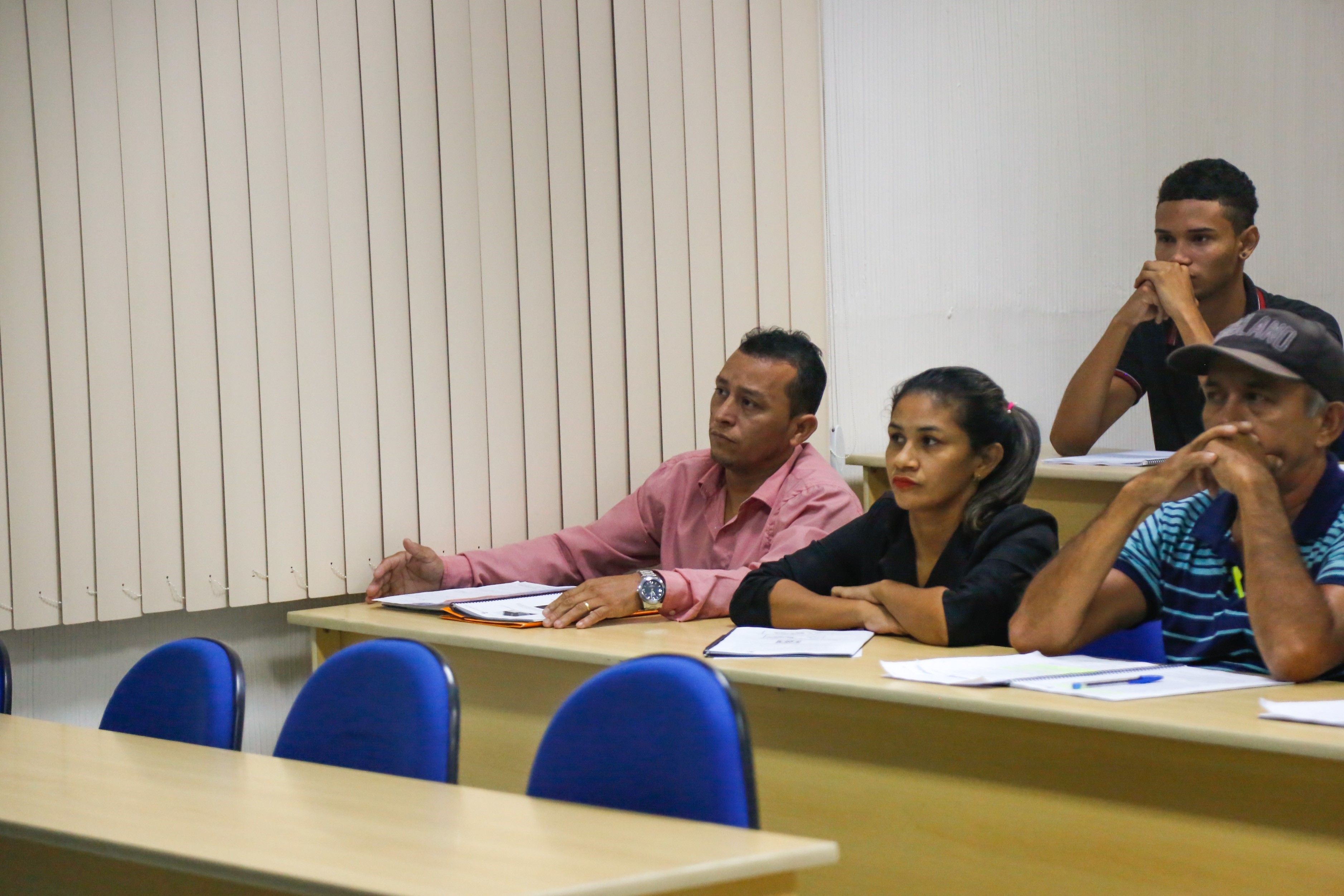 Cursos gratuitos preparam comunidade para o mercado de trabalho