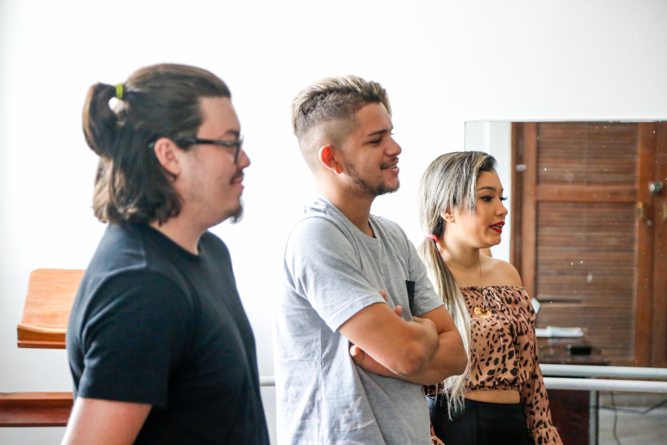 Comunidade descobre linguagem audiovisual e é incentivada a produzir vídeos
