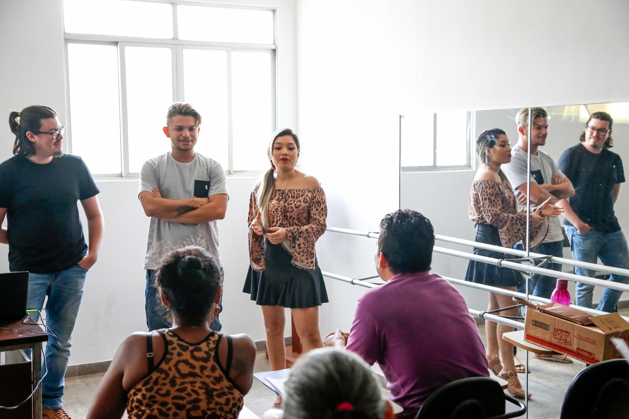 Comunidade descobre linguagem audiovisual e é incentivada a produzir vídeos