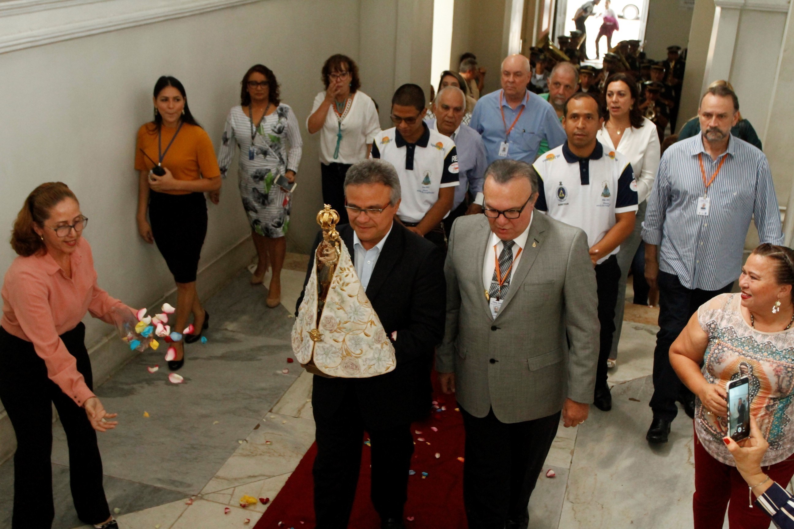 Palácio Antônio Lemos recebe visita da imagem peregrina de Nossa Senhora