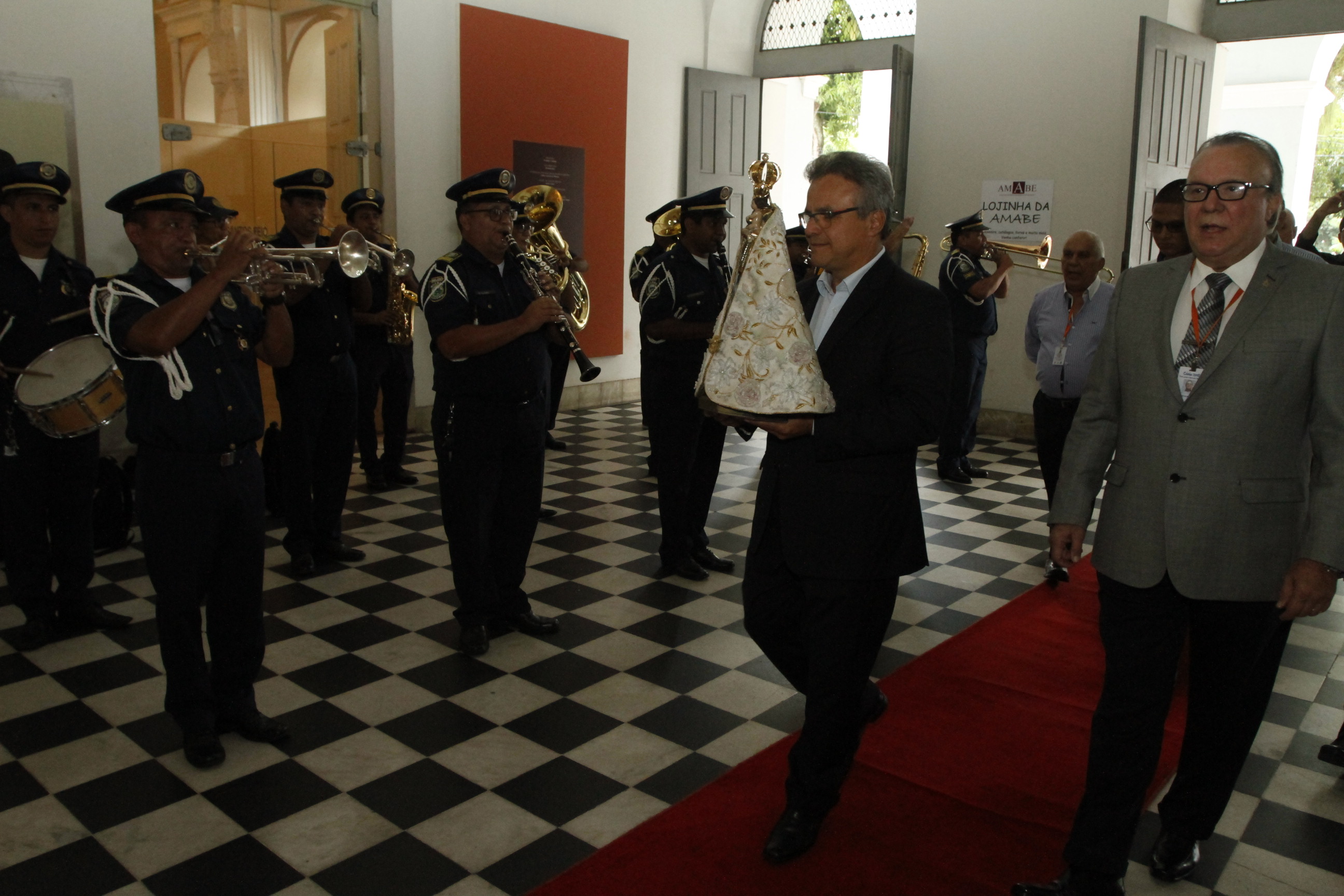Palácio Antônio Lemos recebe visita da imagem peregrina de Nossa Senhora