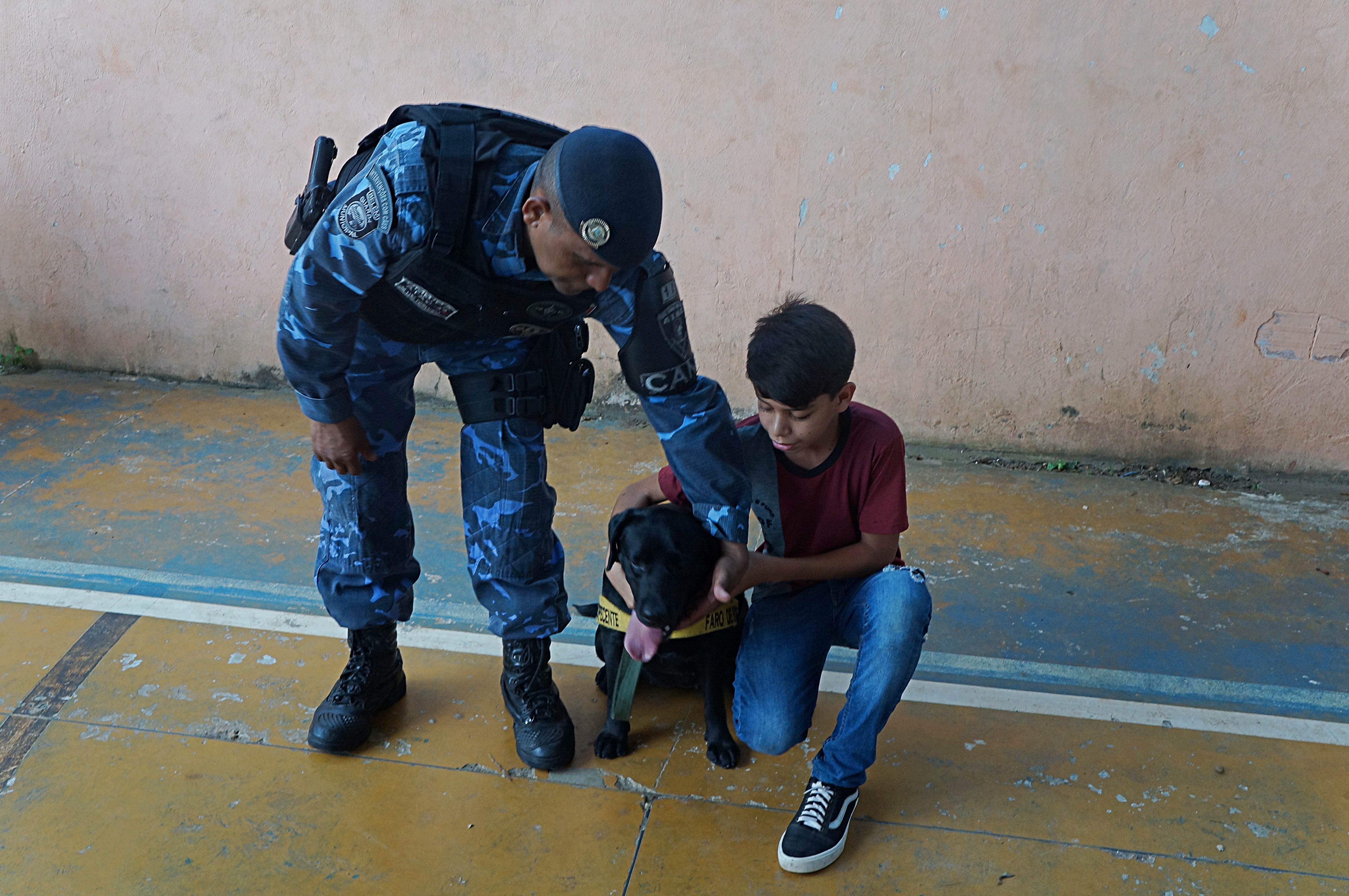 "Guarda Amigo da Escola" realiza ação em escola de Outeiro