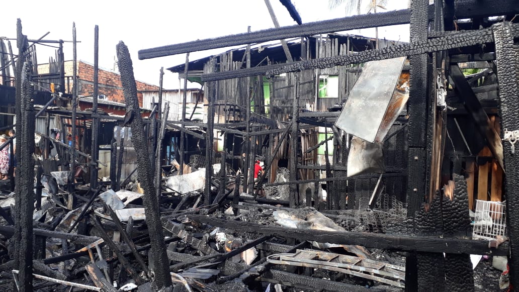 Prefeitura de Belém auxilia famílias vítimas do incêndio no bairro de Canudos