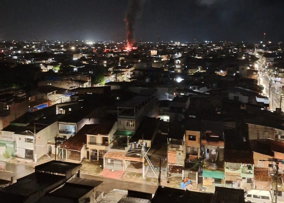 Equipes da Defesa Civil e Funpapa prestam assistência após incêndio
