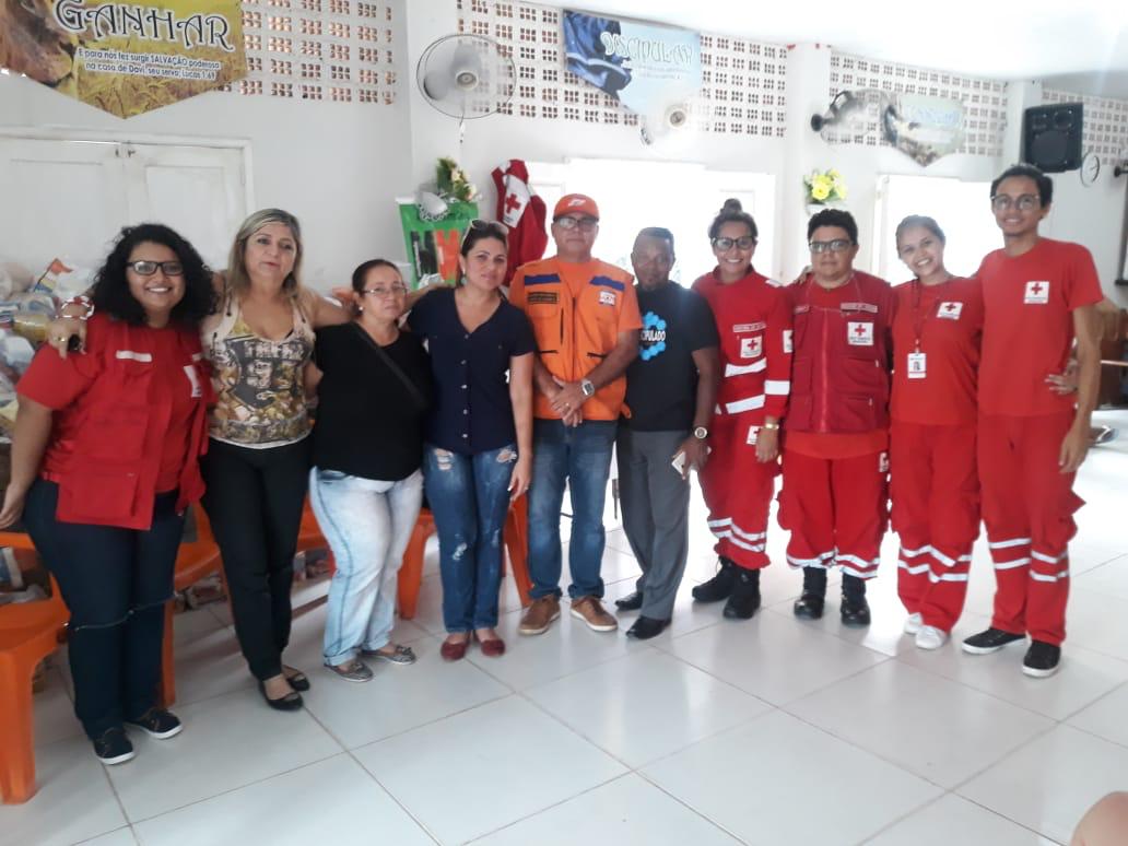 Prefeitura de Belém auxilia famílias vítimas do incêndio no bairro de Canudos