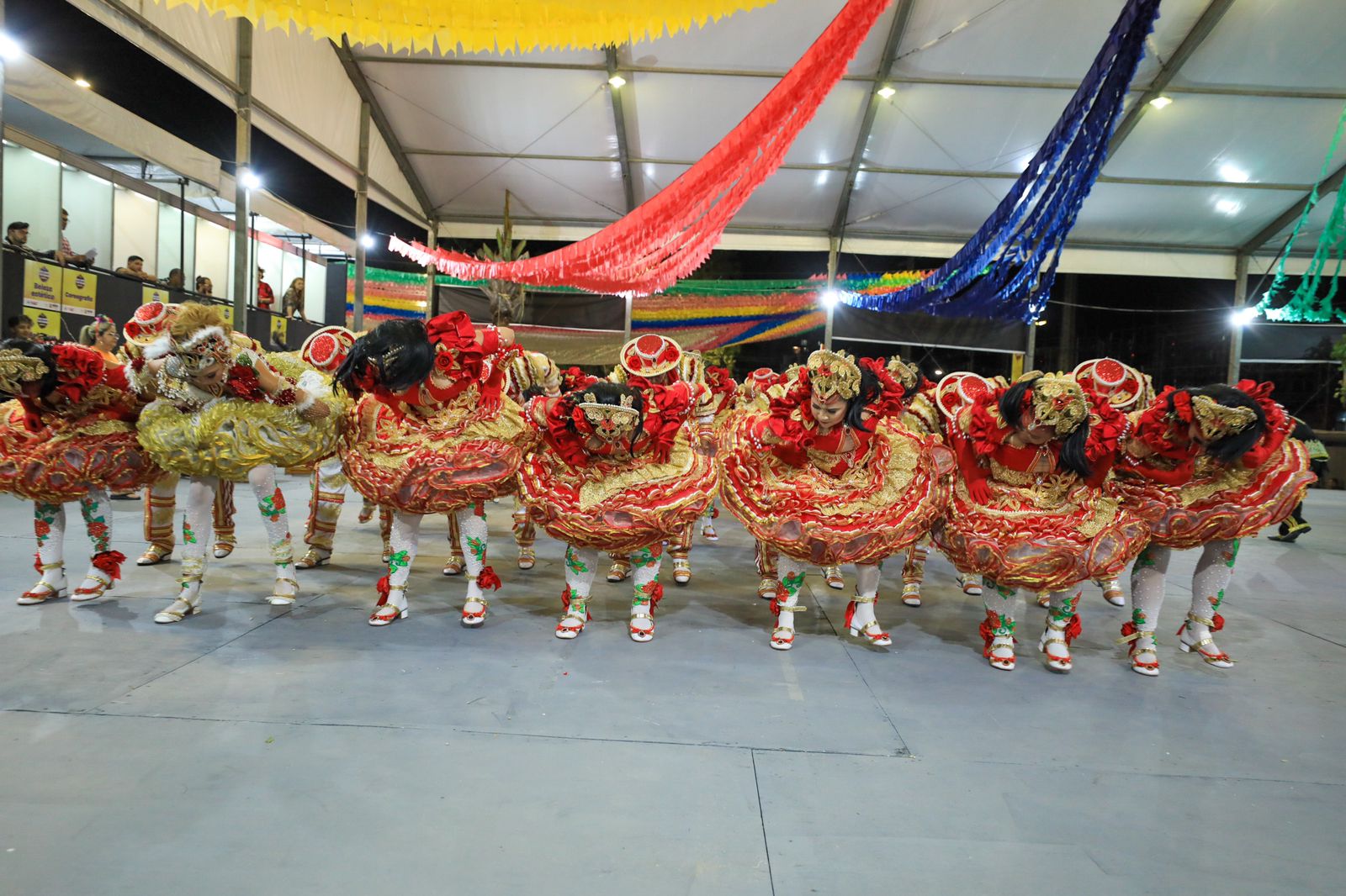Primeiro dia do Arraial promovido pela Prefeitura de Belém leva 15 mil pessoas à praça Waldemar Henrique