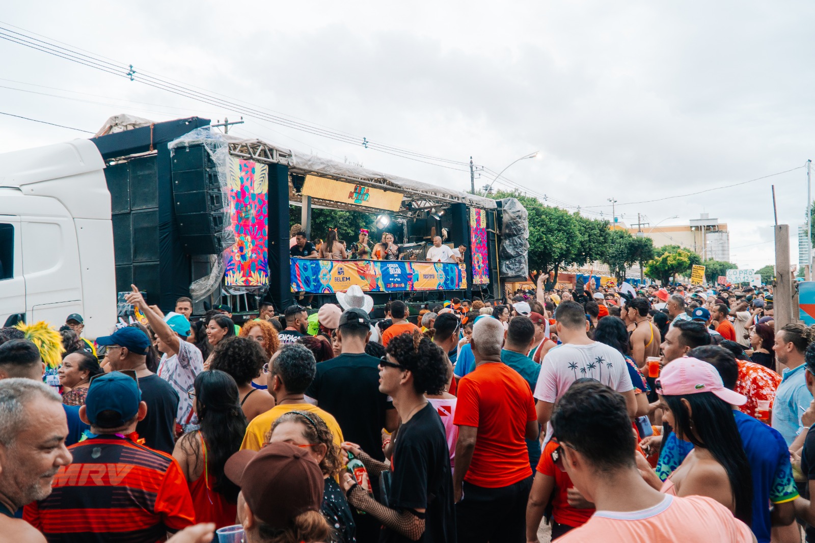 Circuito Mangueirosa reúne 30 mil foliões no segundo dia de festa