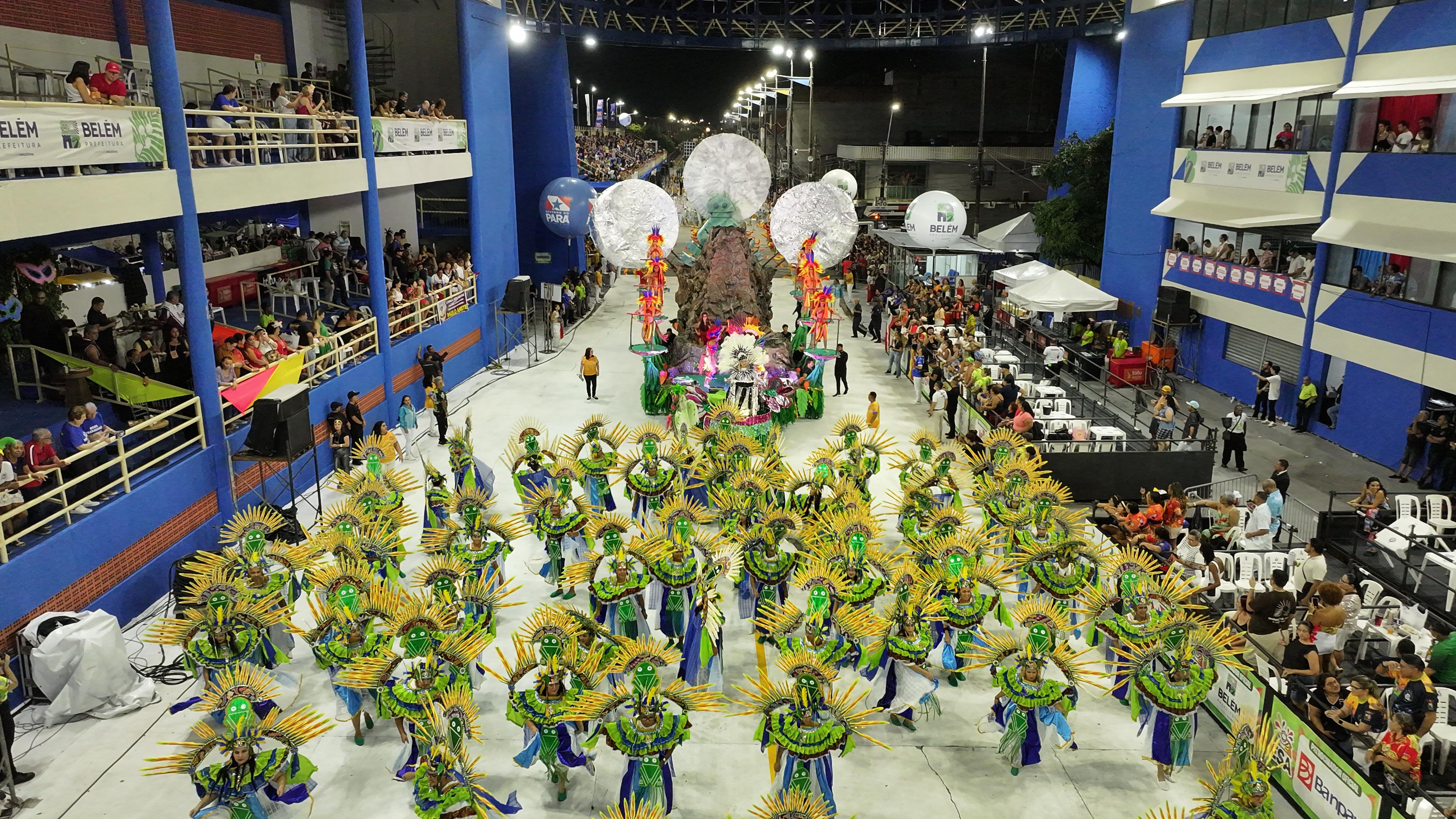 Mocidade Olariense abre Carnaval com guerreiras da Amazônia