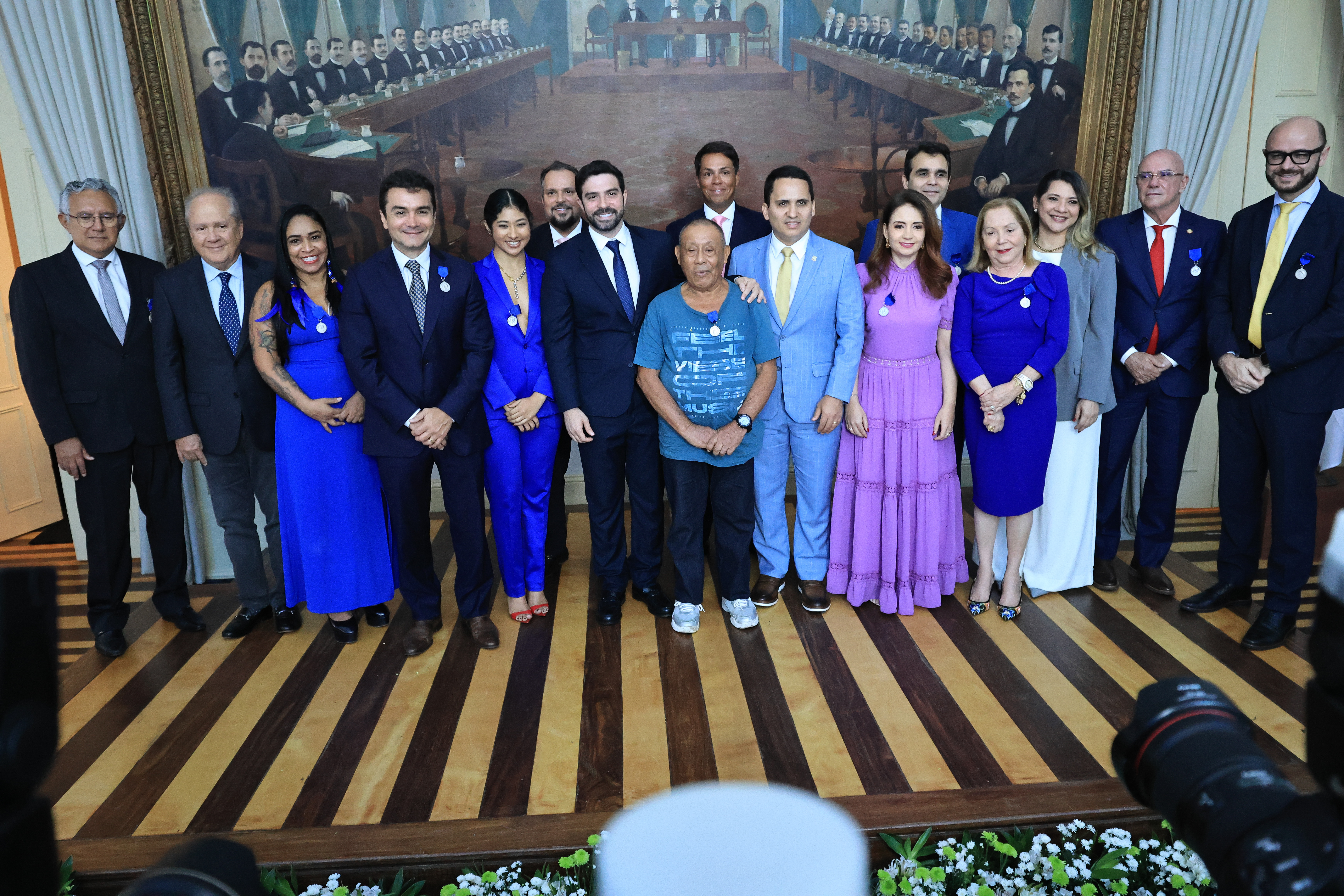 Prefeito Igor entrega medalhas e assina convênio para monumento da COP30