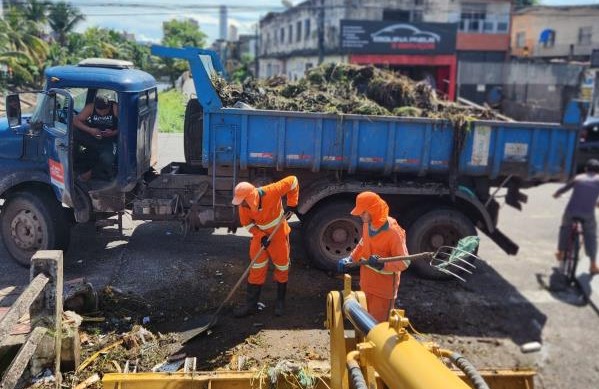 Prefeitura reforça limpeza e desobstrução de canais da cidade