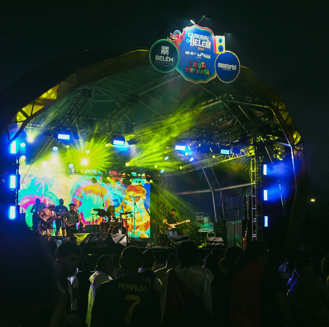 Primeiro dia do Carnaval de Belém atrai milhares ao Porto Futuro