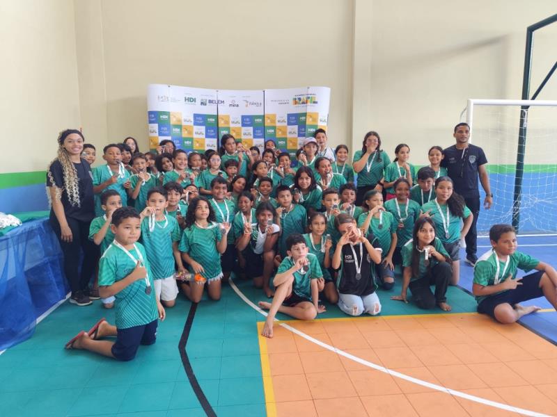 500 alunos de projeto social participam de torneio escolar em Belém