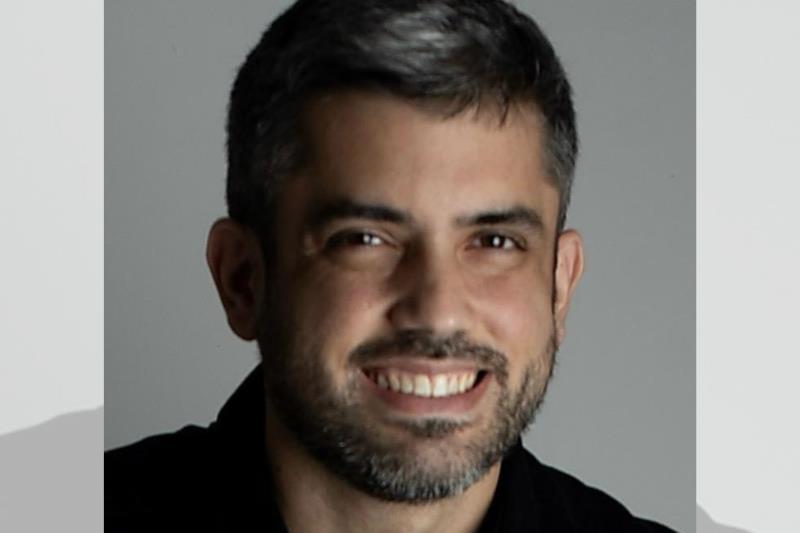 Fevereiro Roxo alerta para o Alzheimer e reforça a importância do diagnóstico precoce