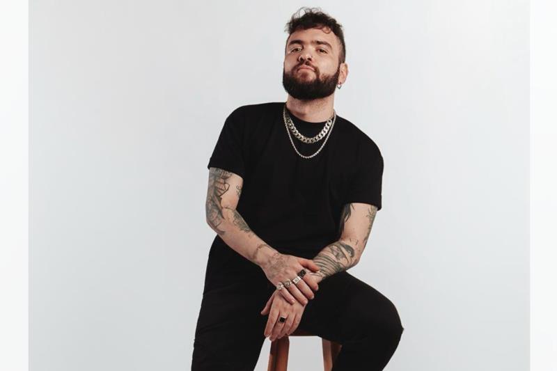 Belém recebe novamente um dos nomes mais provocativos e originais do humor brasileiro contemporâneo