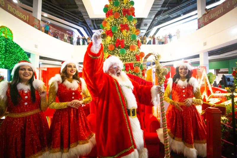 Centros comerciais de Ananindeua iniciam temporada natalina com a chegada do Papai Noel