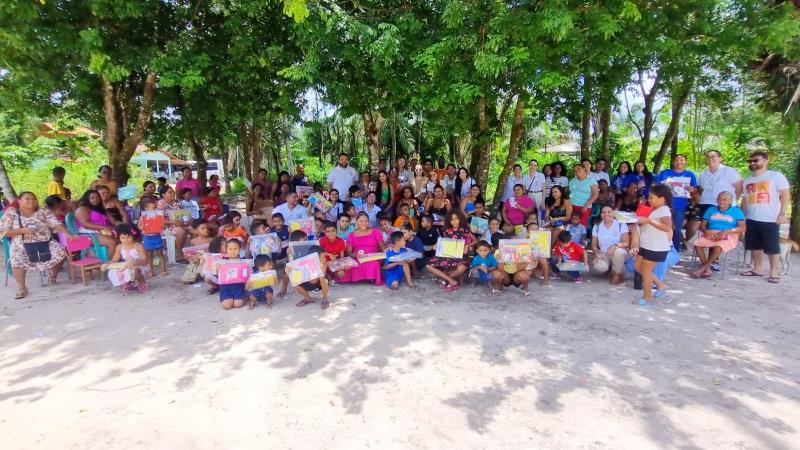 Ação comunitária reúne famílias, promove atividades educativas e homenageia mulheres na Vila Cruzeirinho