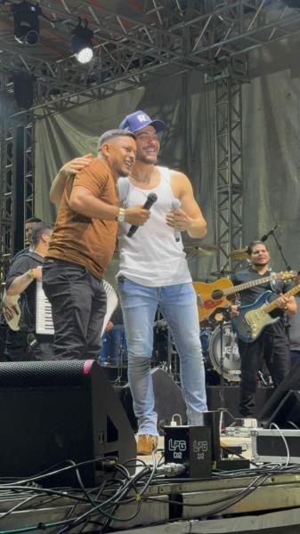 Allan Dias vive momento inesquecível ao cantar com Wesley Safadão em Nova Timboteua