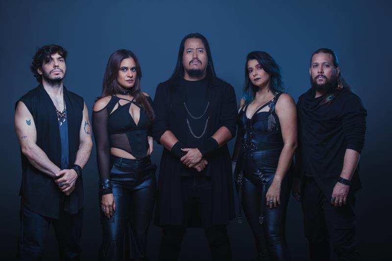 Banda Rhegia se apresenta no 'Toma Teu Som' e aquece público para novo álbum