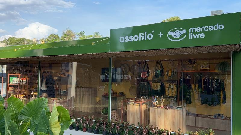 Vitrine de Bioeconomia conecta o público à força criativa da Amazônia no Porto Futuro