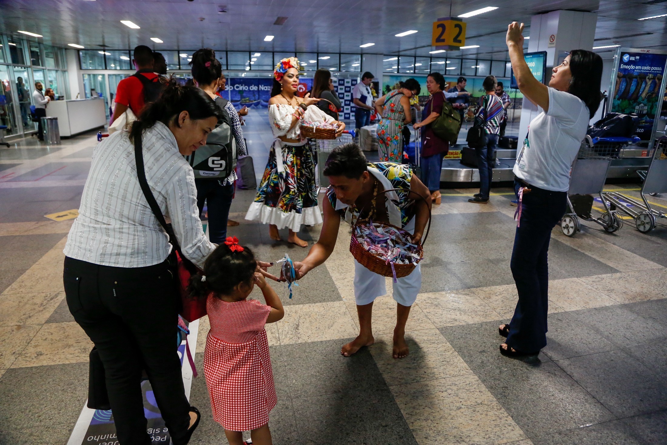Receptivo da Prefeitura de Belém no Aeroporto acolhe turistas com festa e muita informação