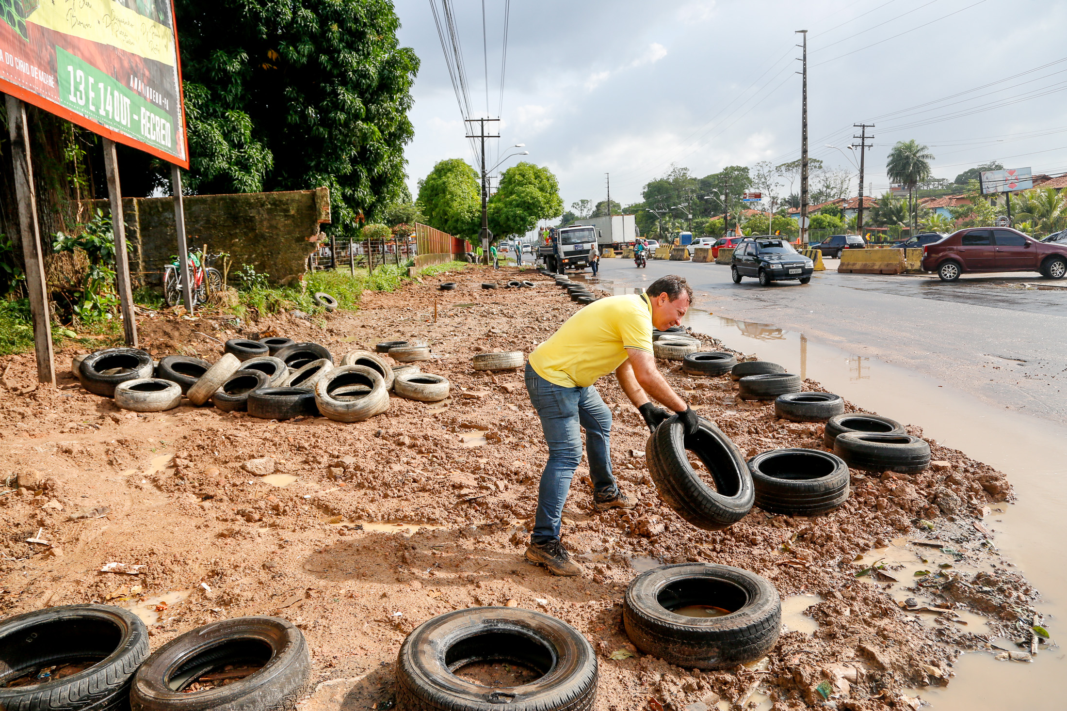 Pontos de descarte irregular de lixo são recuperados no Tenoné e na Cremação