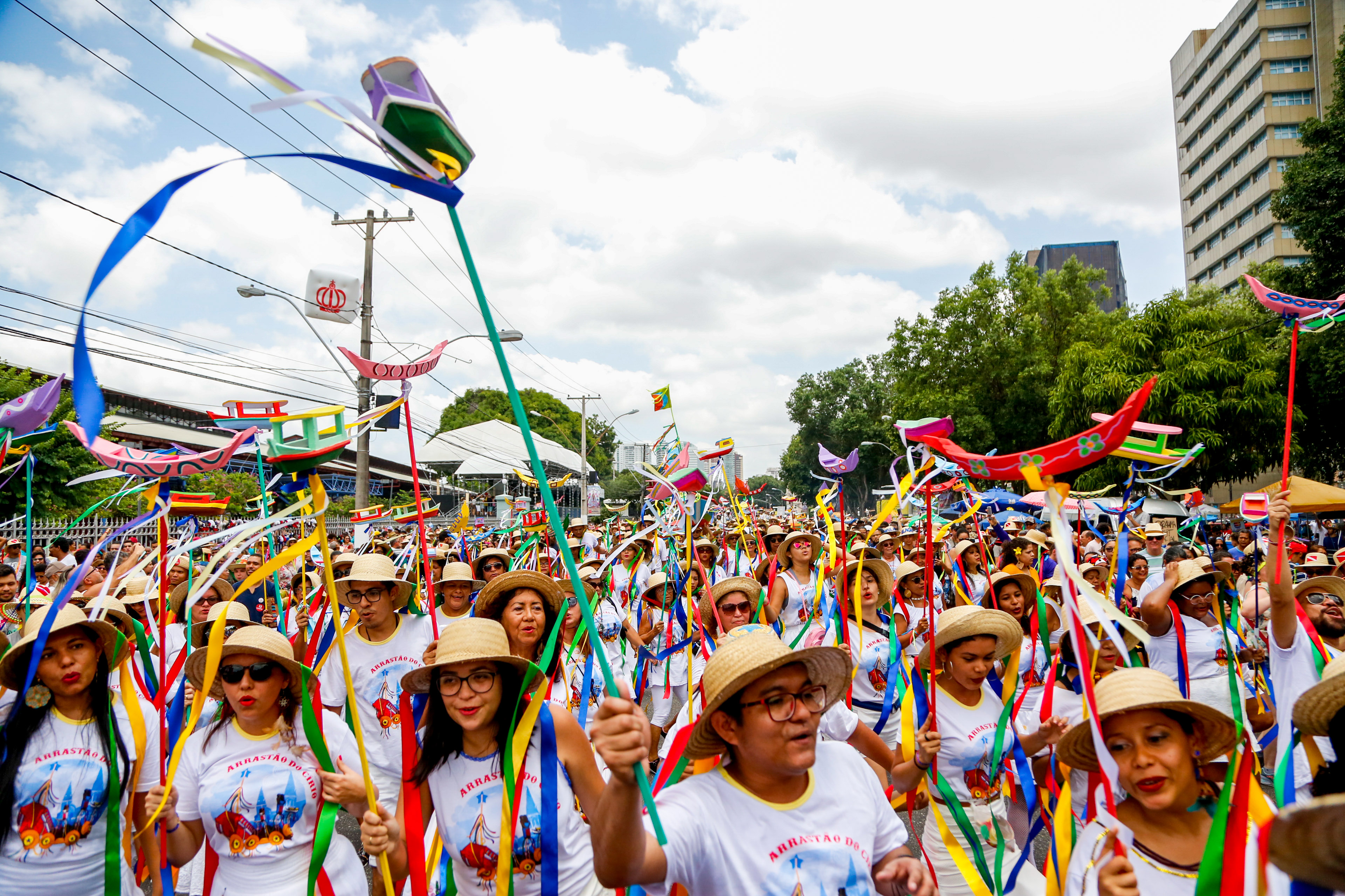 Arraial do Pavulagem promove o tradicional Arrastão do Círio após a Romaria Fluvial