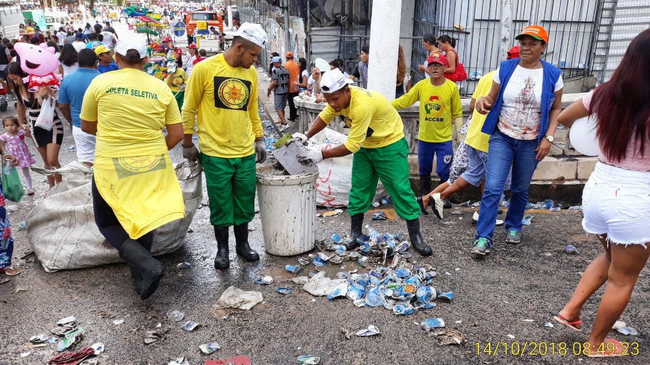Catadores lucram com materiais recolhidos nas romarias do Círio