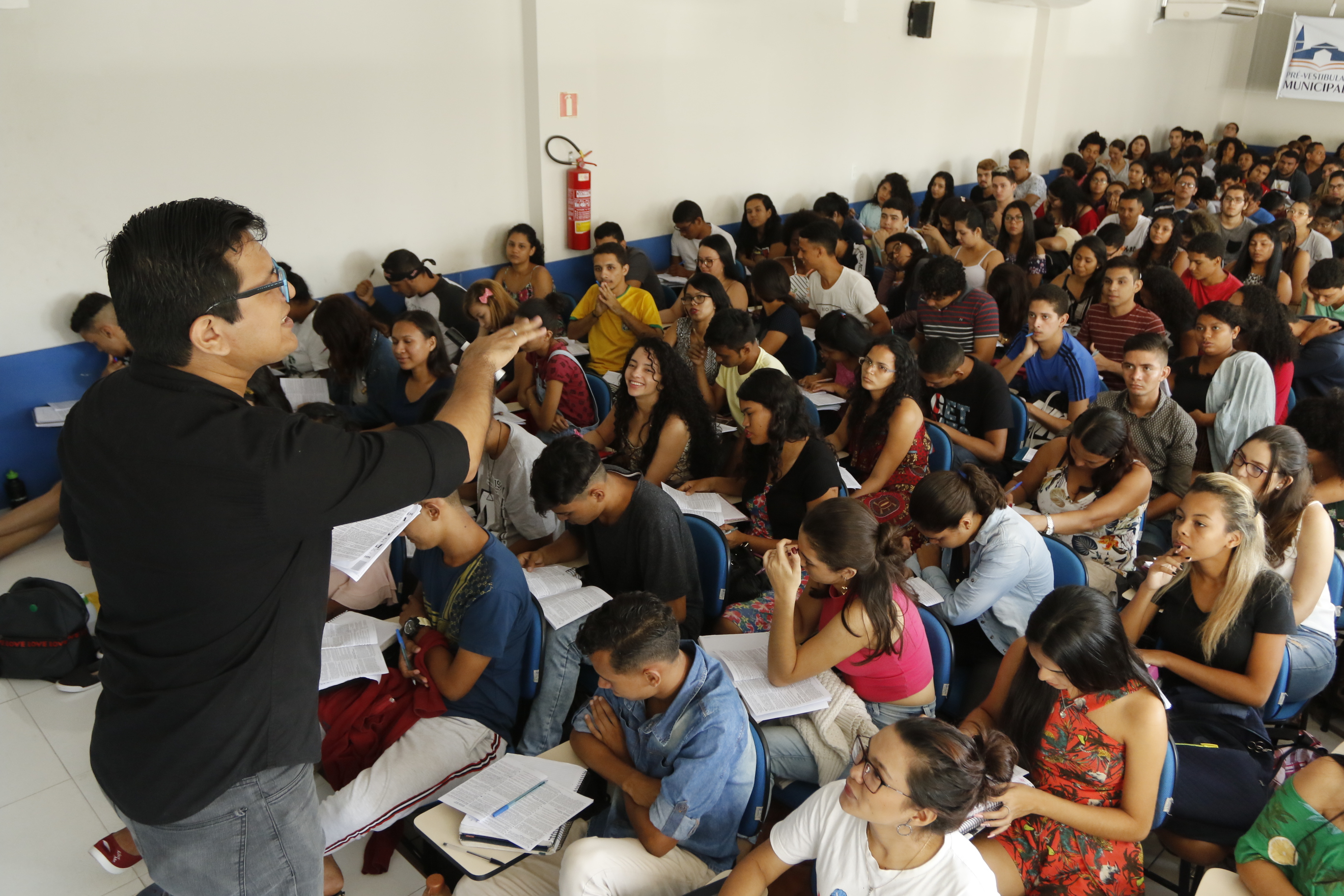 Aulão preparatório para o Enem movimenta Cursinho Municipal