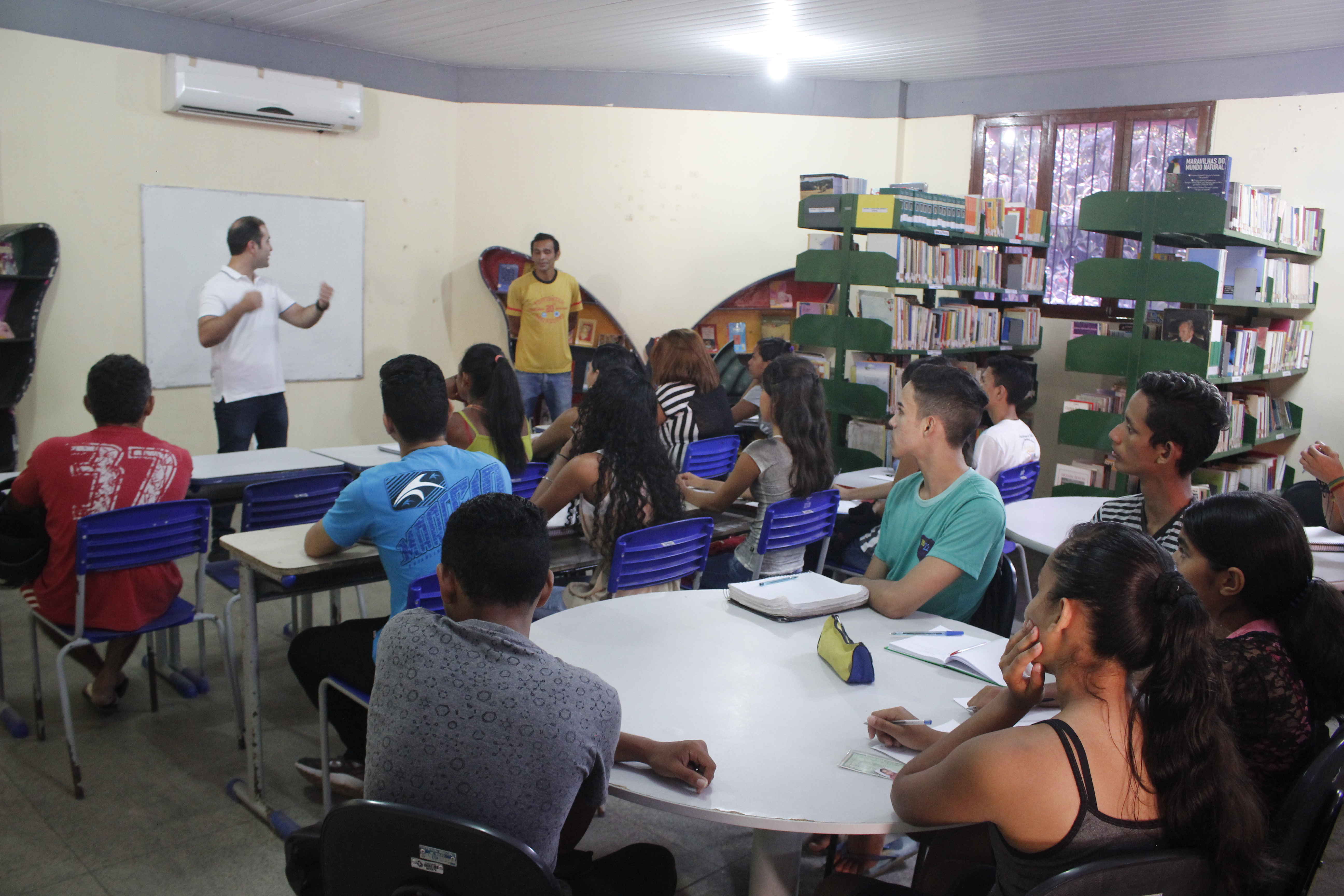 Prefeitura leva curso de redação preparatório ao Enem a moradores de Outeiro