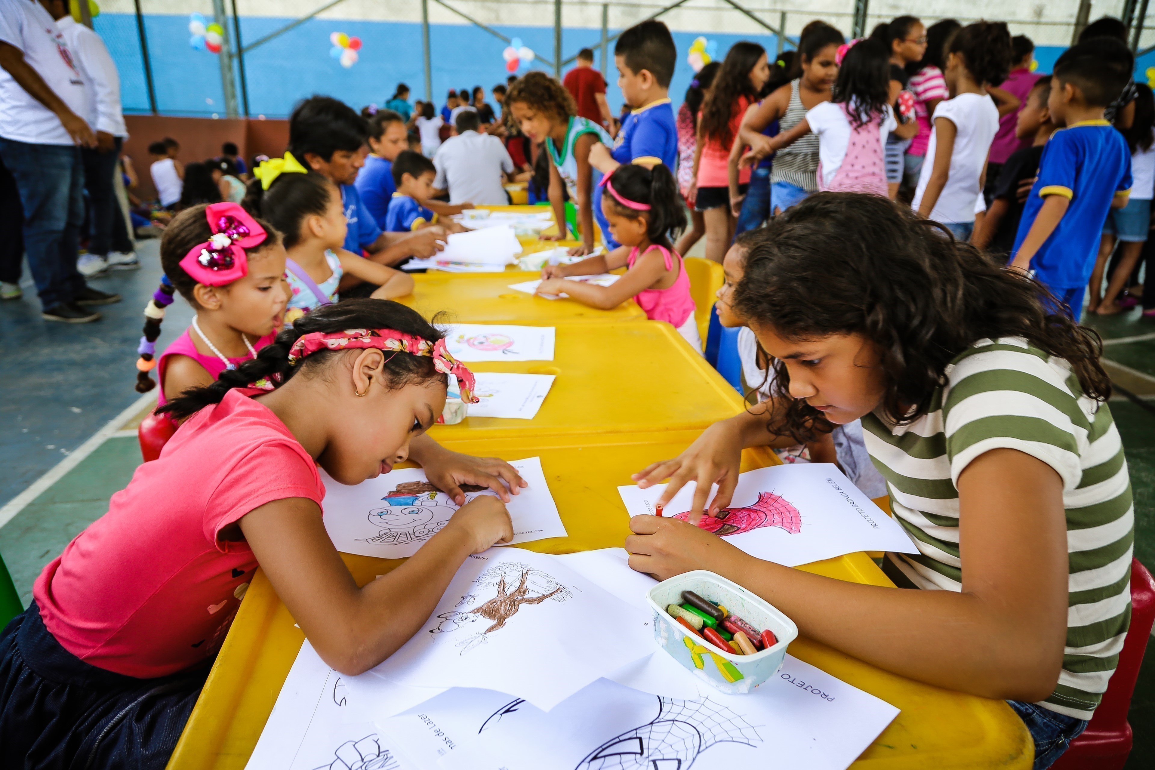 Escola Palmira Gabriel comemora o mês das crianças