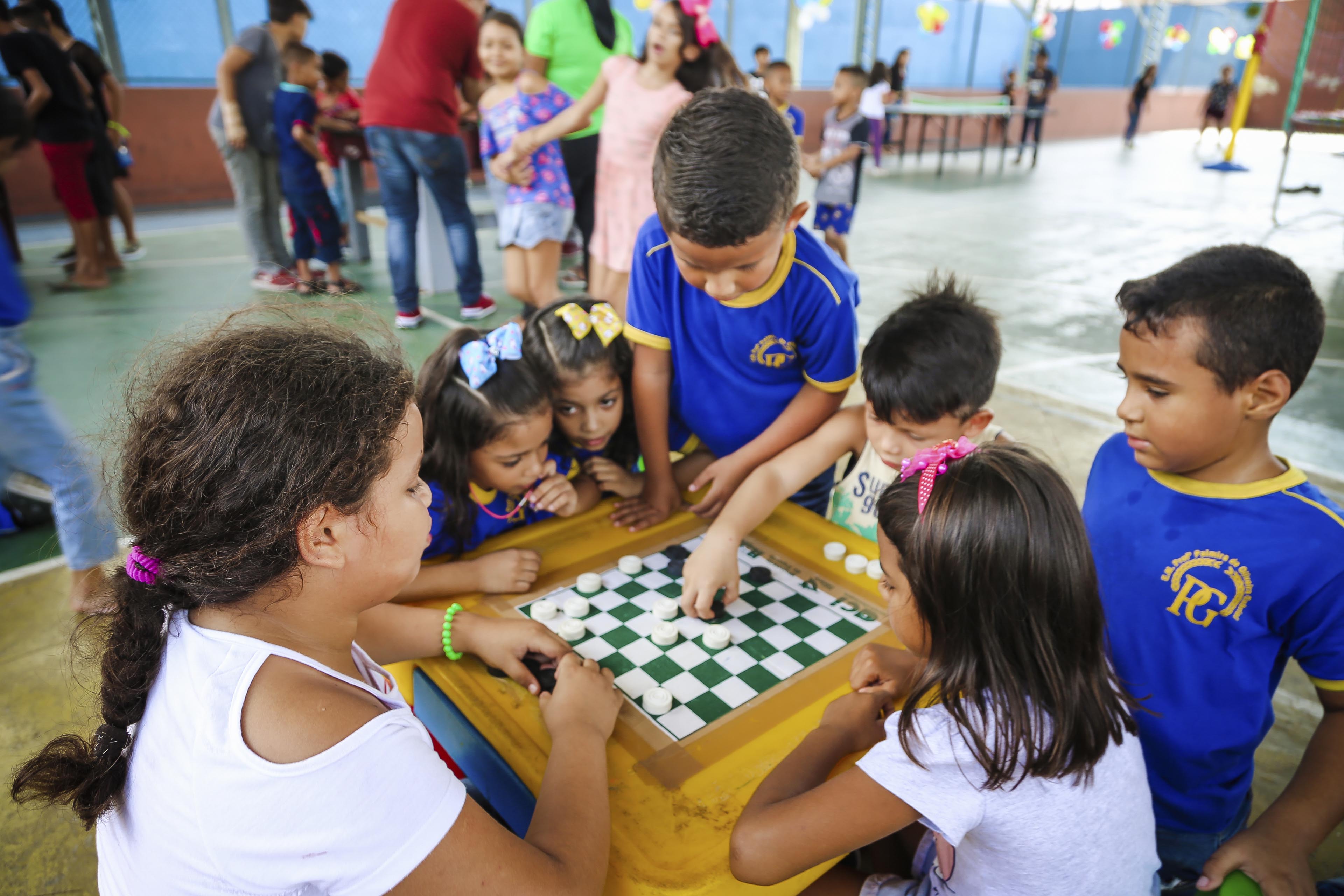 Escola Palmira Gabriel comemora o mês das crianças