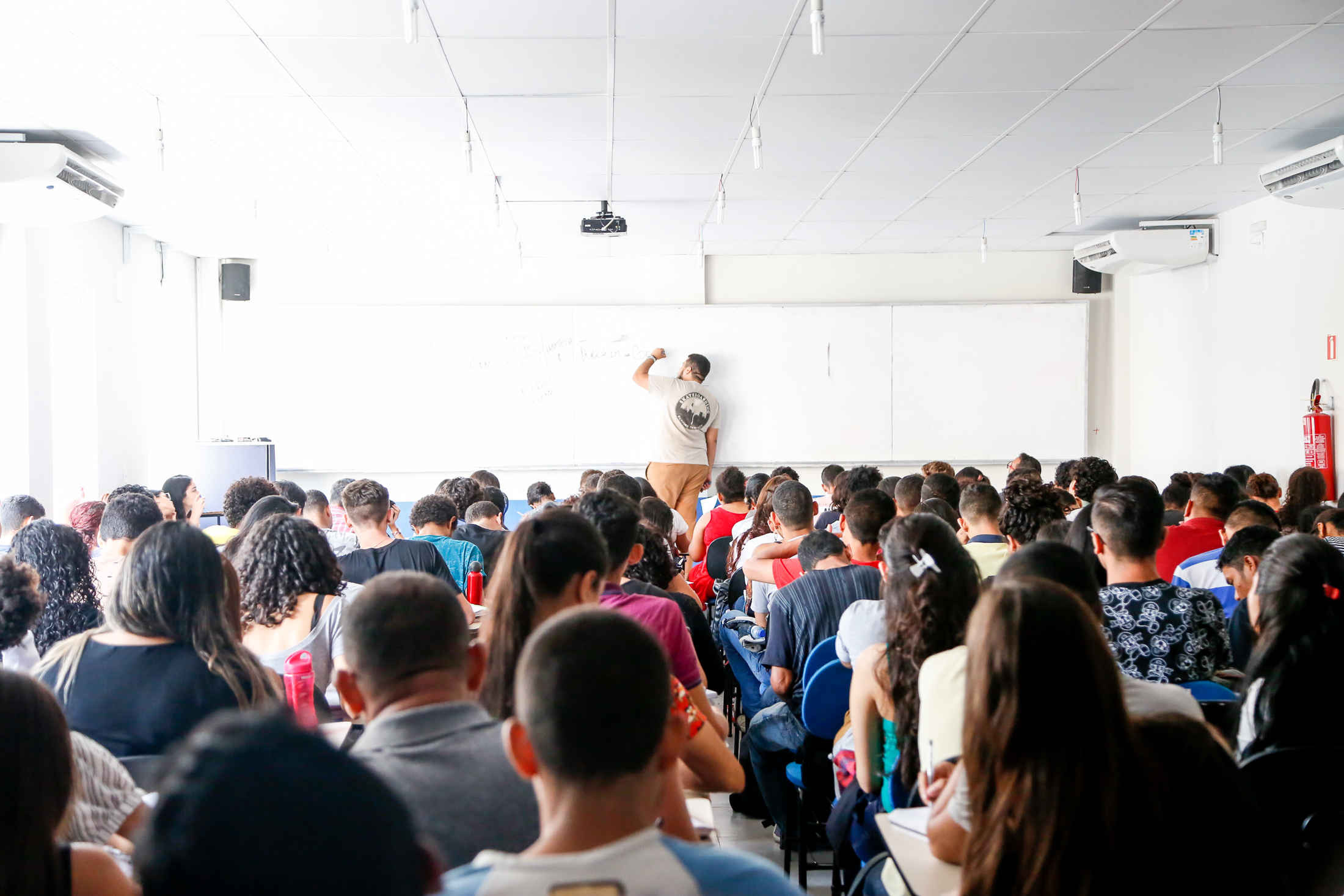 Confira dicas para uma redação nota mil no Enem 2018