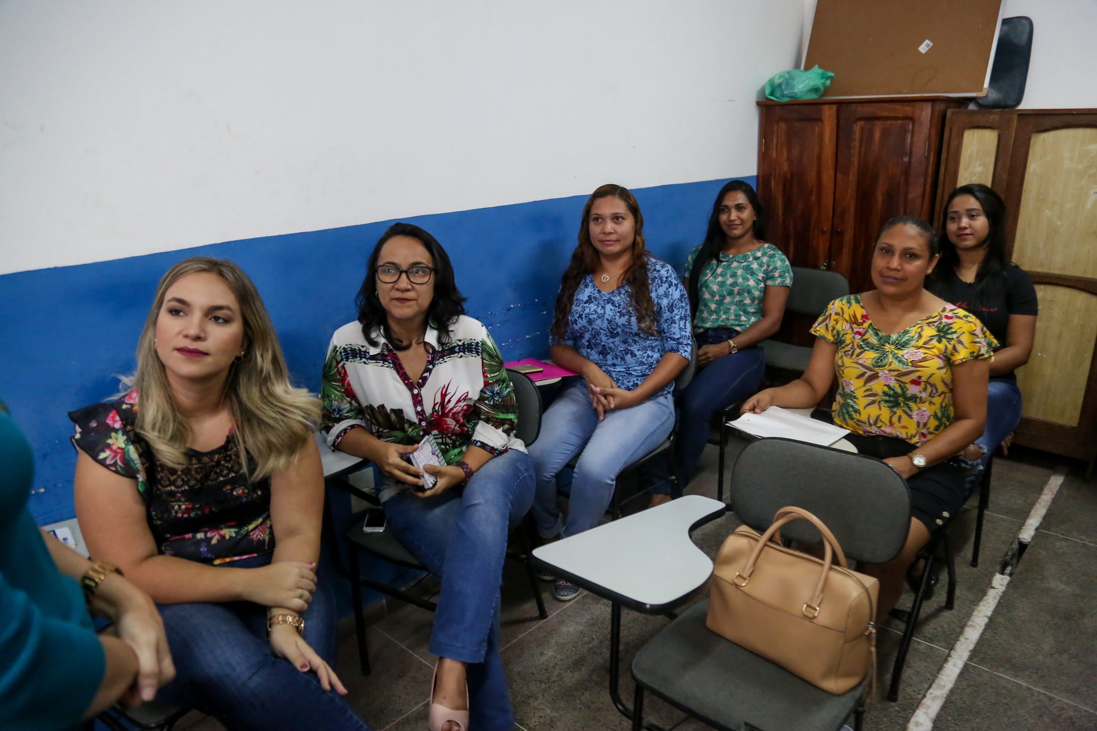 Concluintes de oficina de Currículo recebem dicas de produção visual 