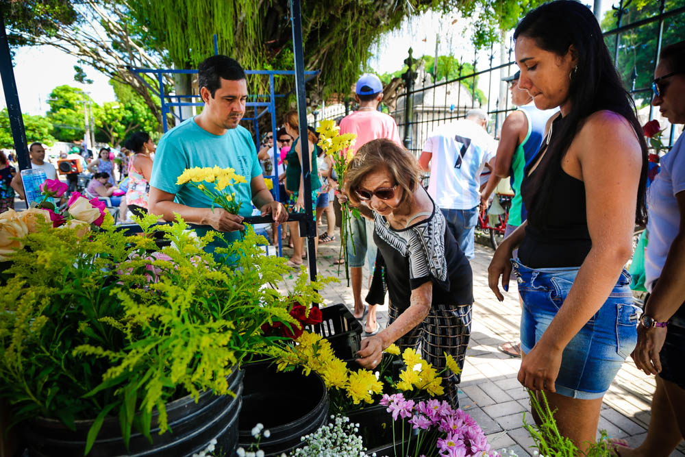 Dia de Finados registra público intenso nos cemitérios públicos de Belém