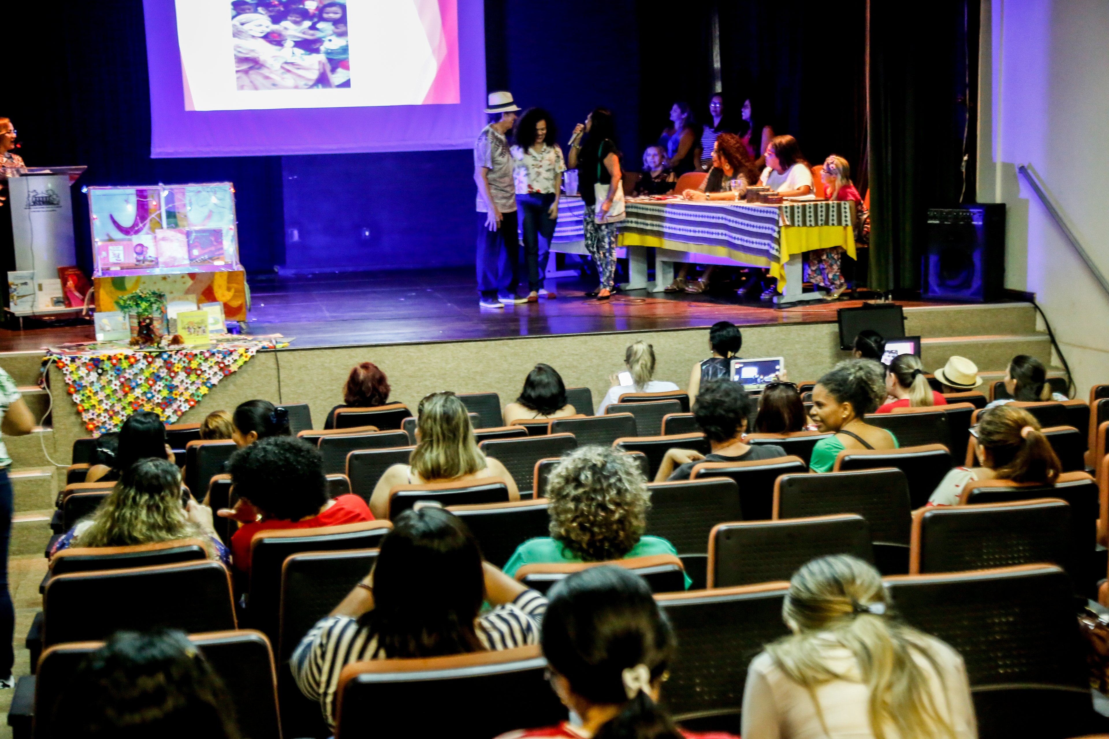 Projeto reúne educadores para troca de experiências