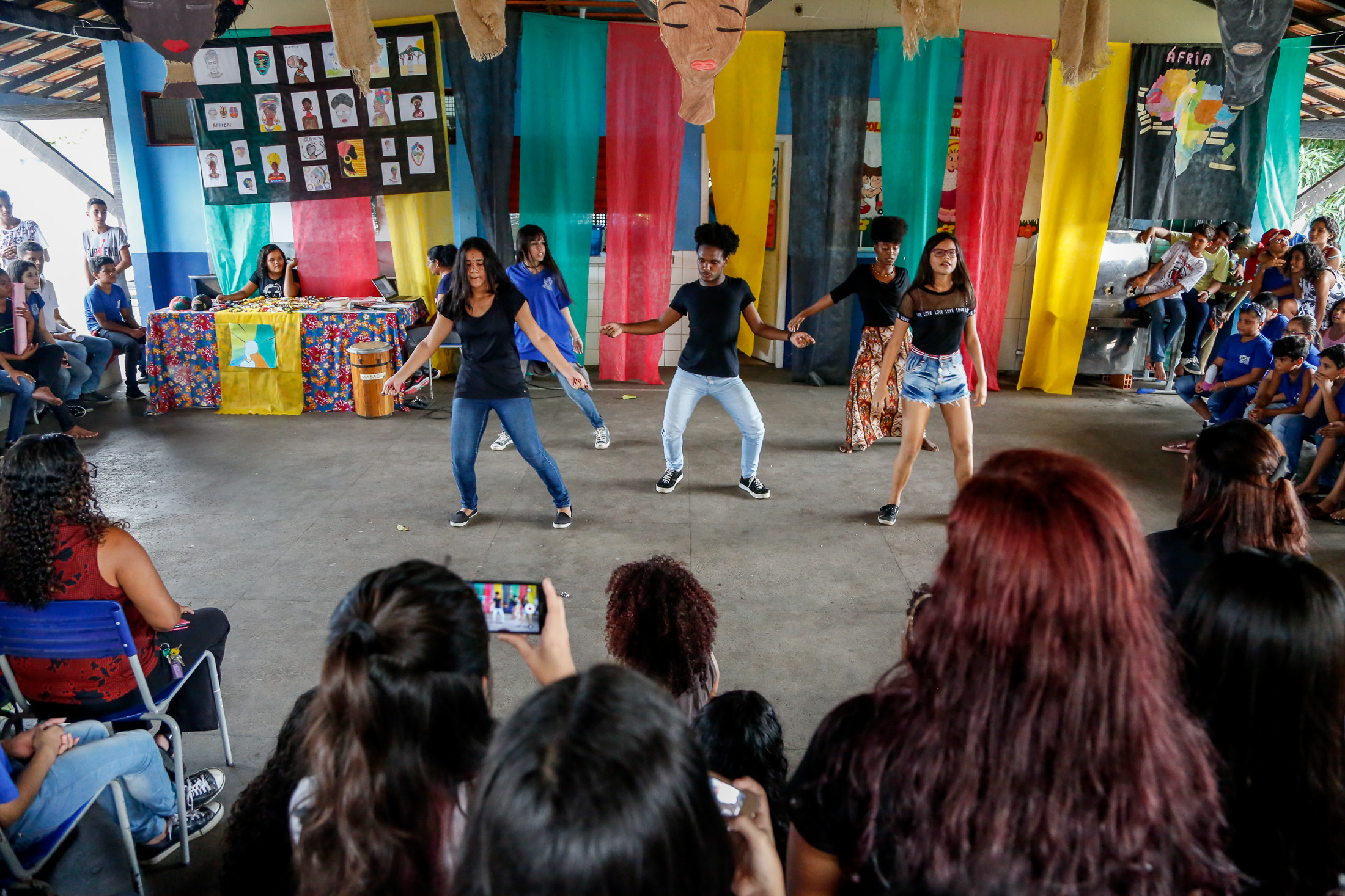Alunos da escola Palmira Lins de Carvalho celebram o Dia da Consciência Negra 