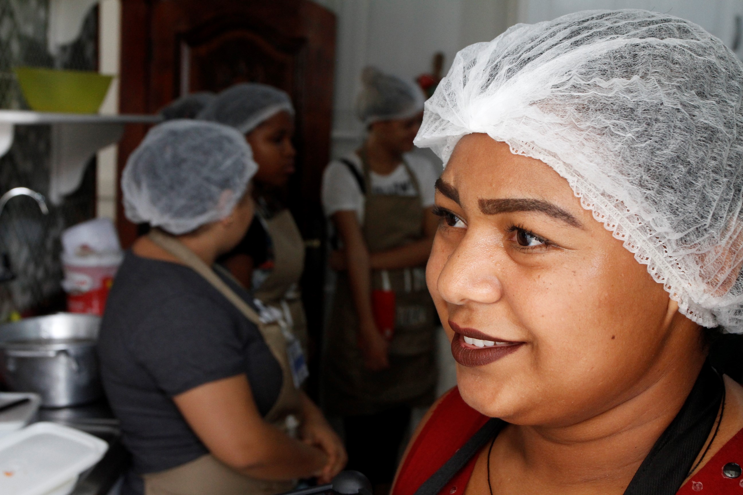 Curso de culinária é nova oportunidade de qualificação para moradores da Cremação