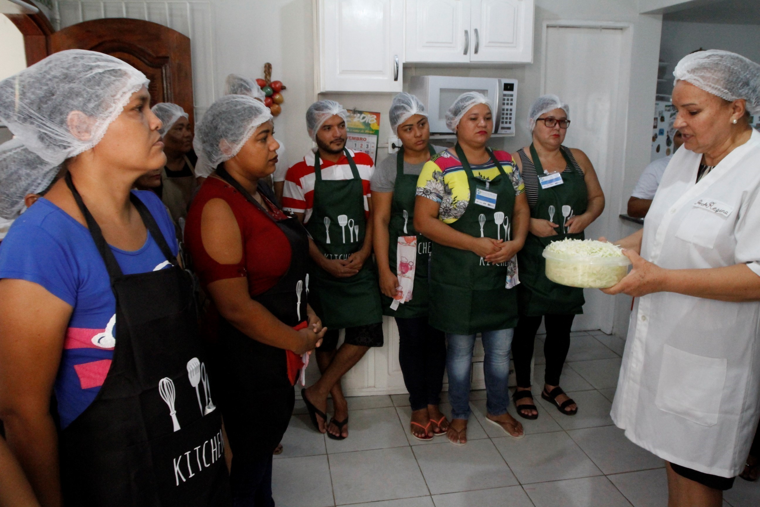 Curso de culinária é nova oportunidade de qualificação para moradores da Cremação