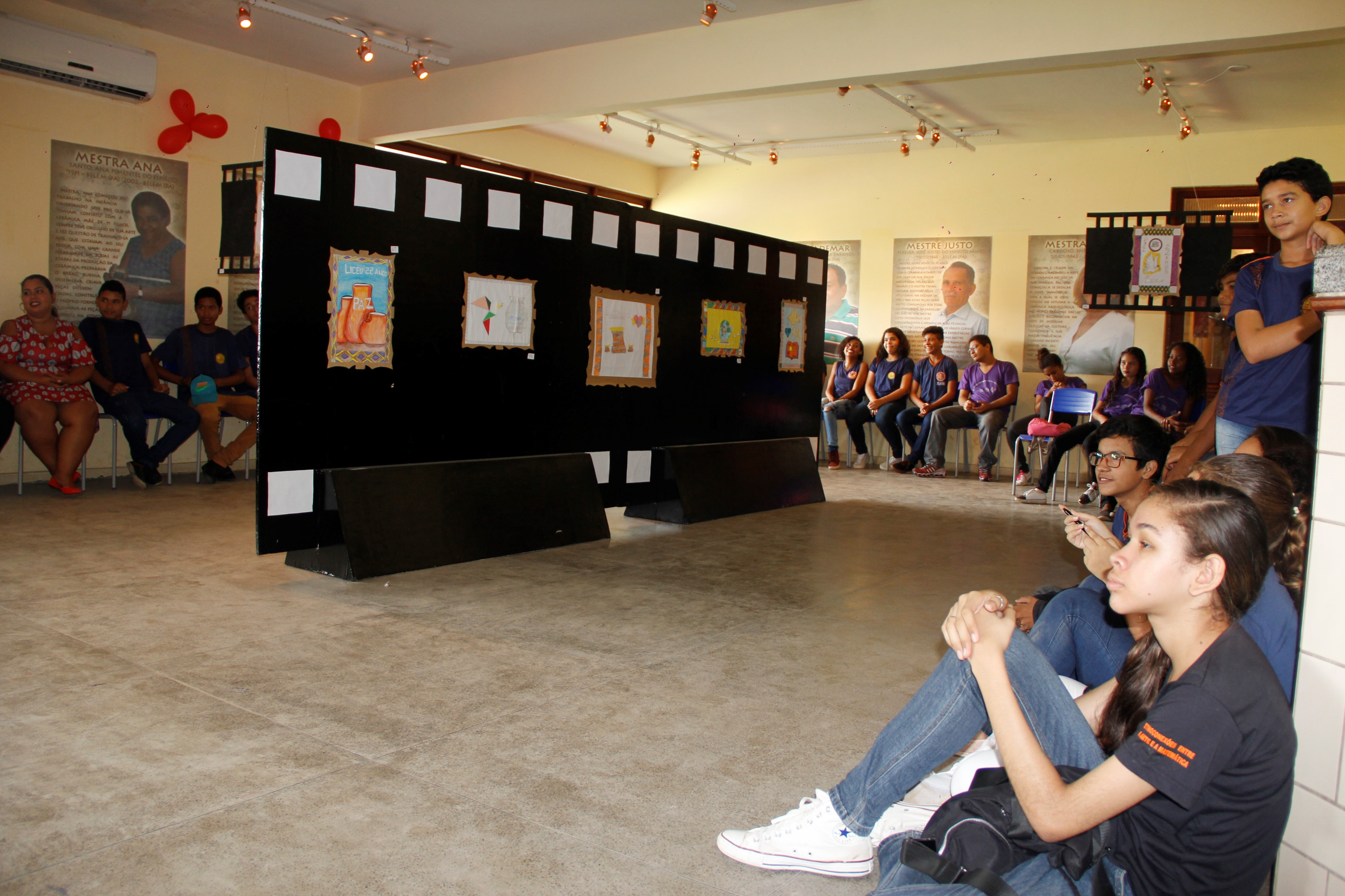 Pesquisa de alunos vira exposição e ganha selo dos Correios